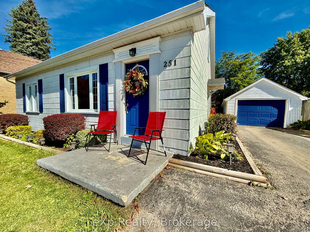 Photo of 251 11TH Avenue, Hanover, ON N4N 2R2 (MLS # X12825376)