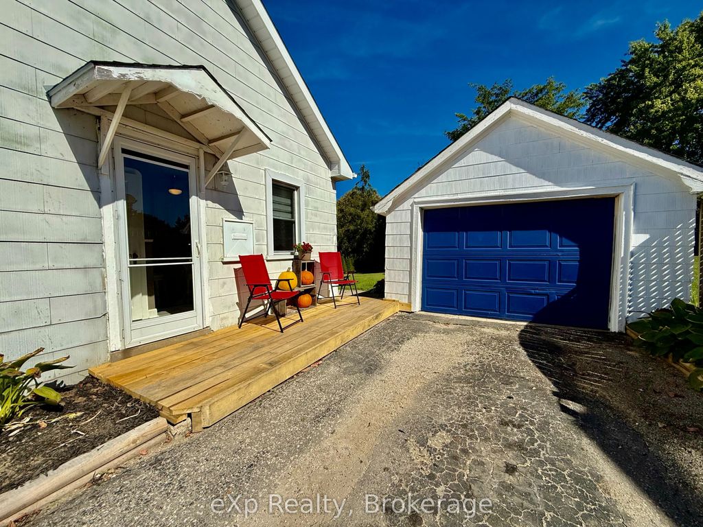 Photo of 251 11TH Avenue, Hanover, ON N4N 2R2 (MLS # X12825376)