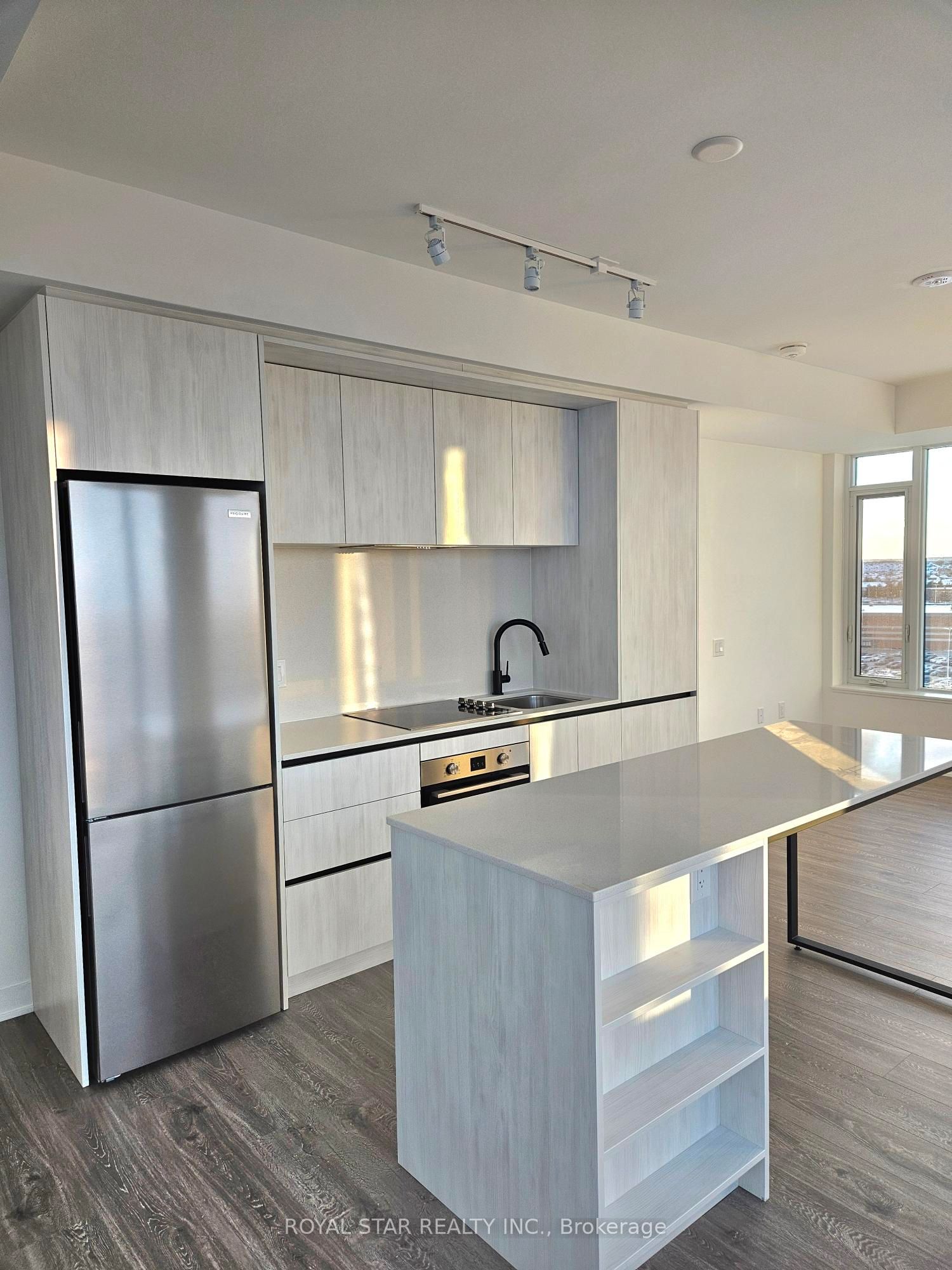 2495 Eglinton Avenue W 1210