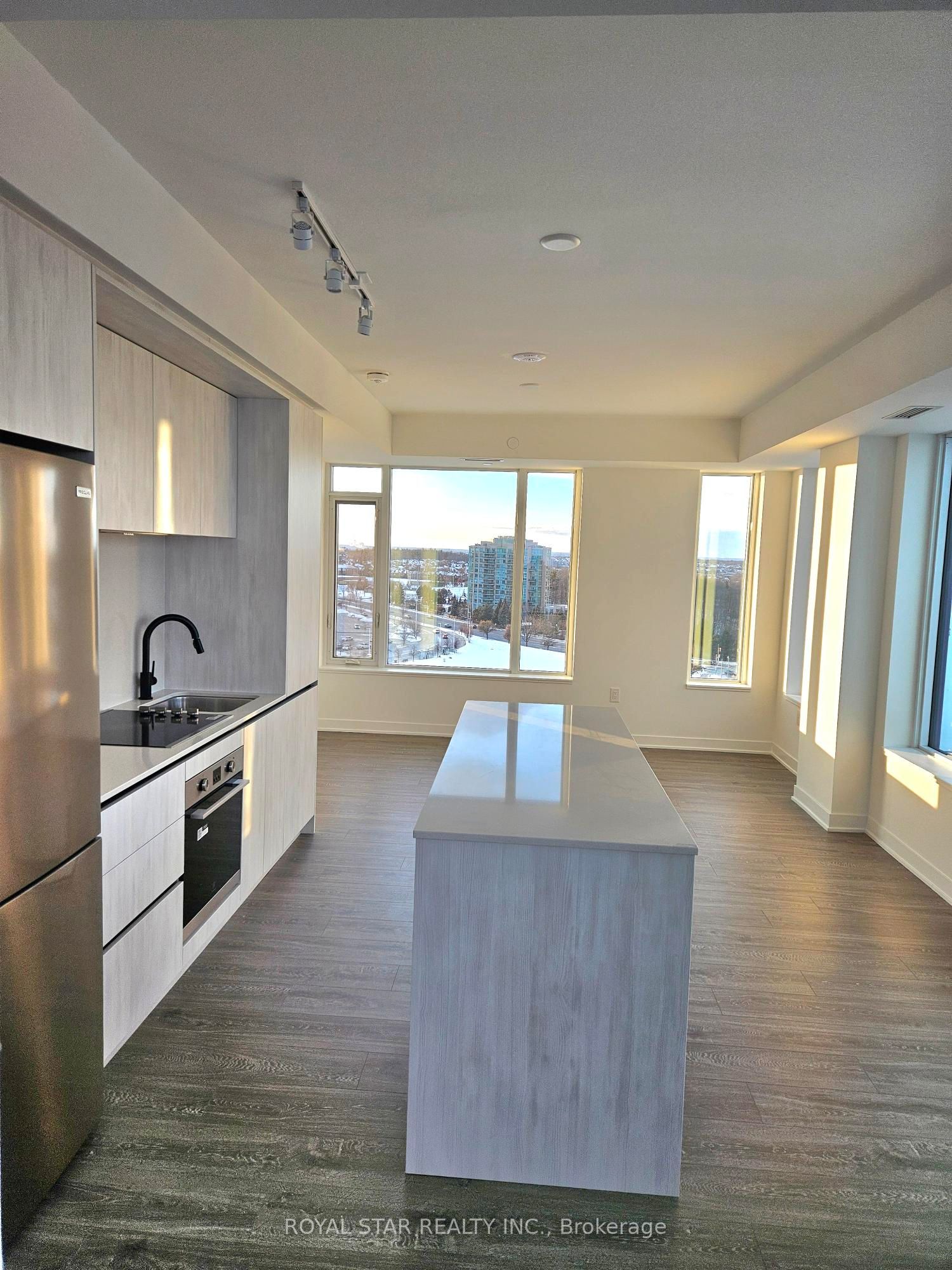 2495 Eglinton Avenue W 1210