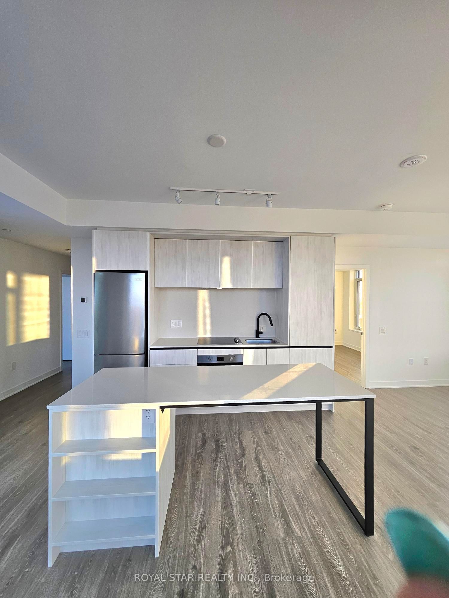 2495 Eglinton Avenue W 1210