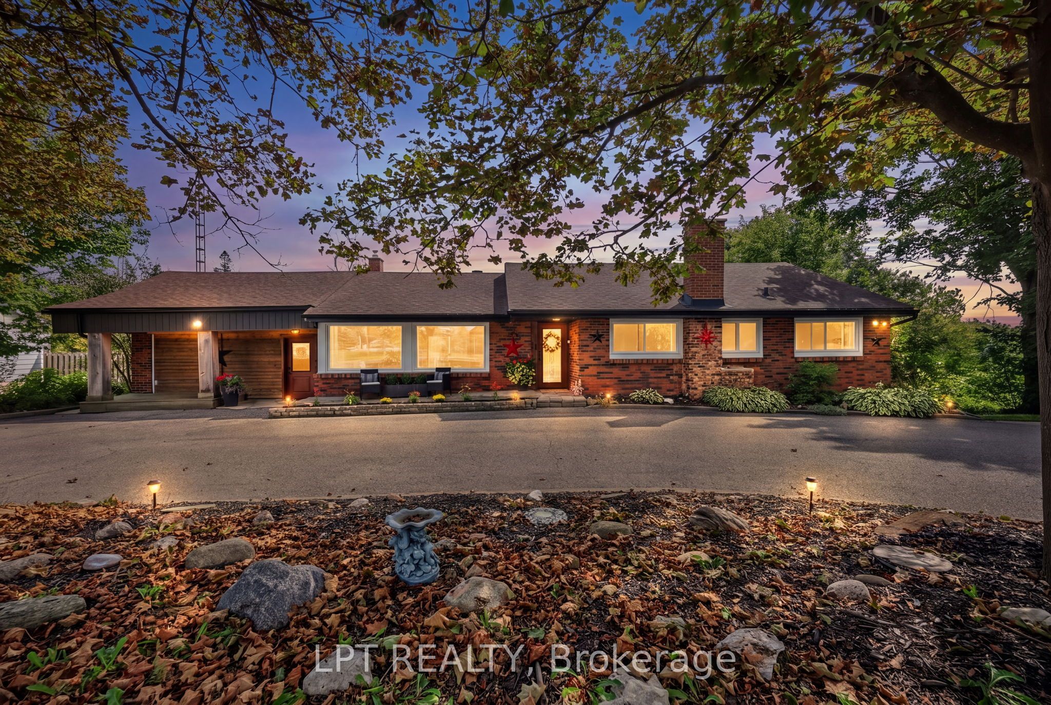 2447 Ridge Road W
