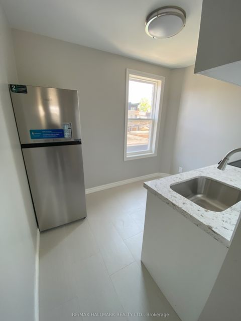 479 Margueretta Street UPPER Toronto ON M6H 3S6