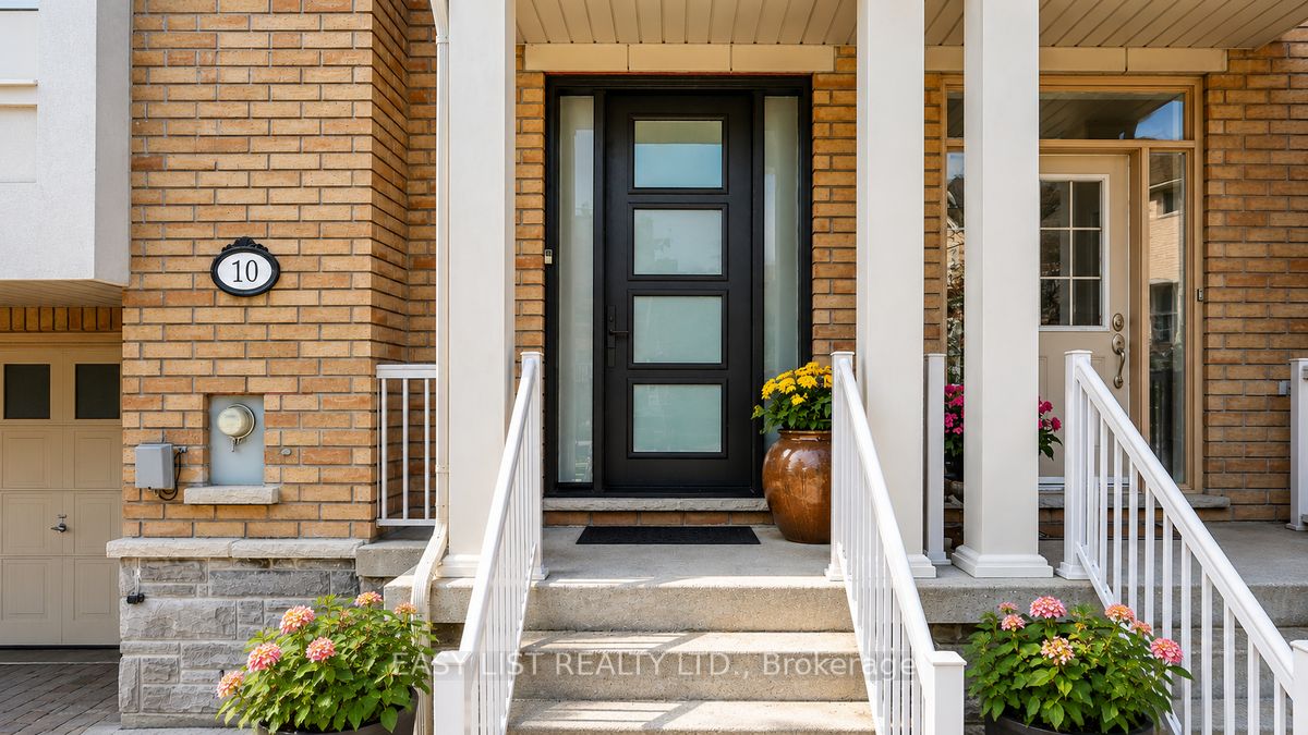 8900 Bathurst Street 10