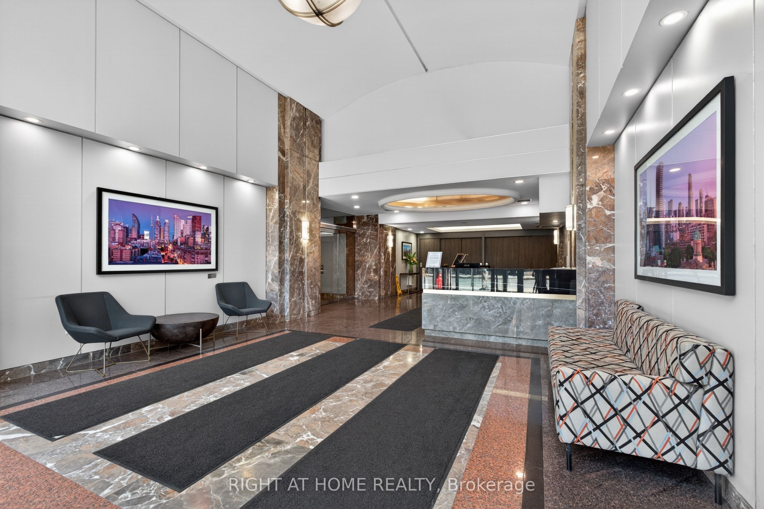 109 Front Street E 534