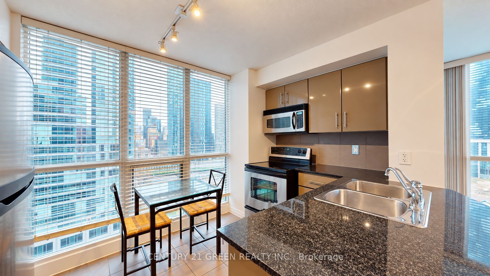 16 Yonge Street 1505