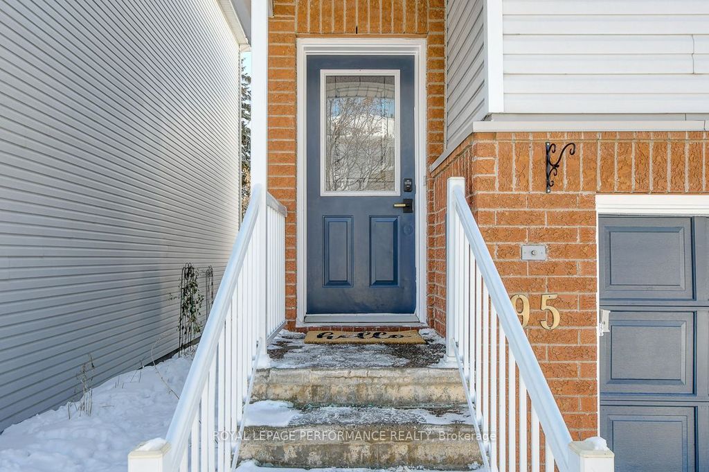 Photo of 95 Manhattan Crescent, Carlington - Central Park, ON K2C 4B7 (MLS # X12762824)