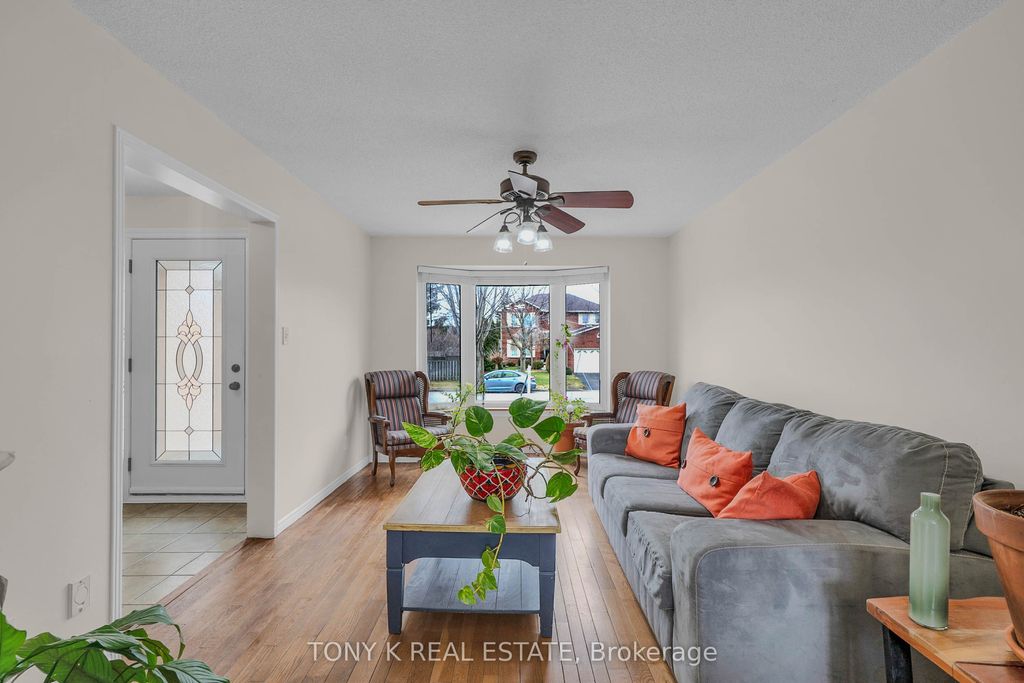 Photo of 27 Ingleborough Drive, Whitby, ON L1N 8J9 (MLS # E12954418)