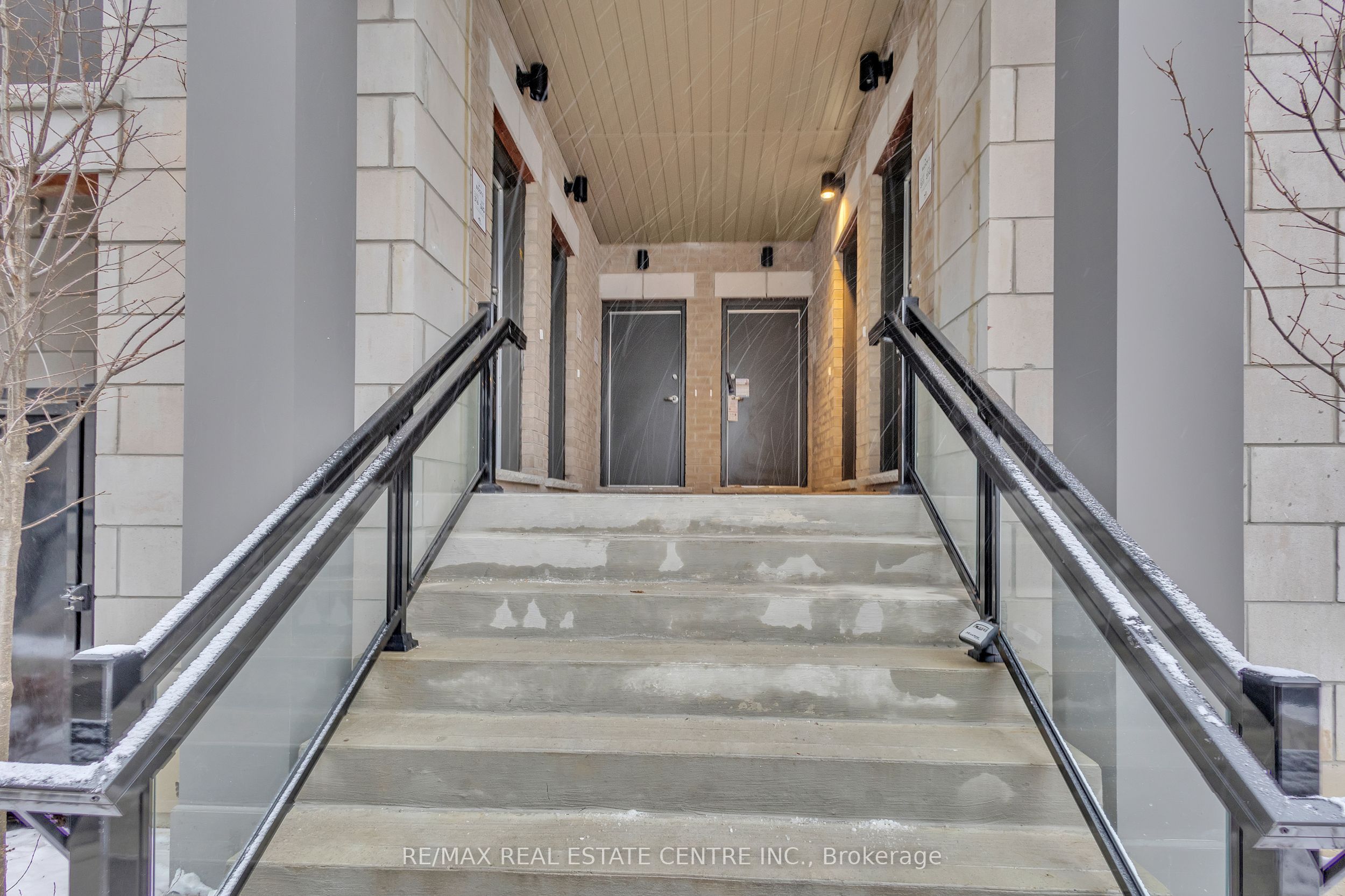 10 Halliford Place (G 32) 312