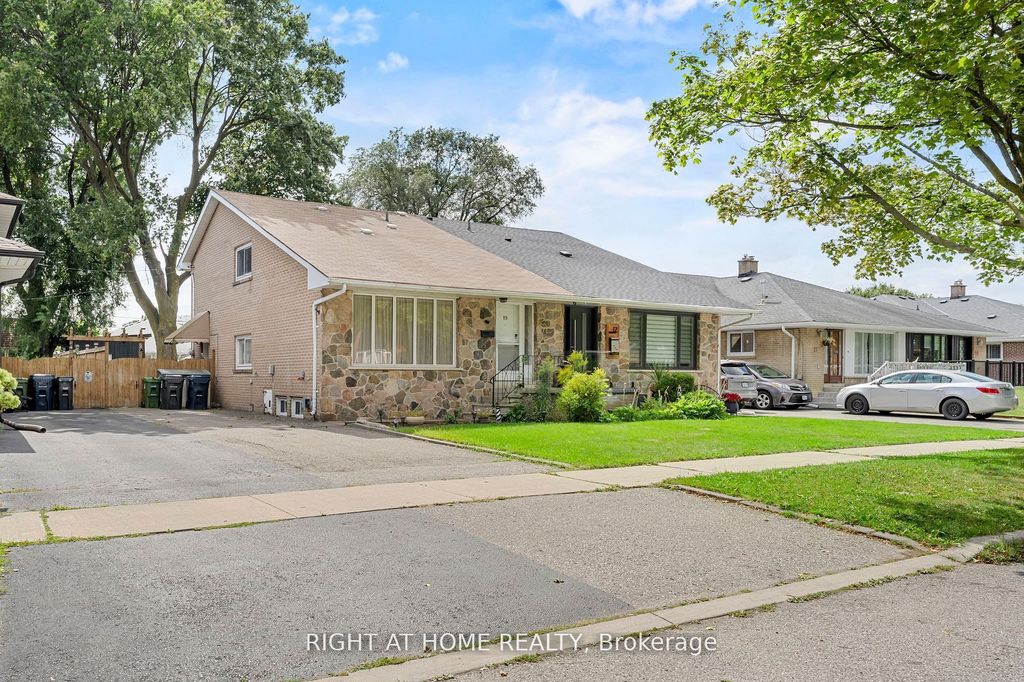 Photo of 19 Dunsany Crescent, Toronto, ON M9R 3W7 (MLS # W12866838)