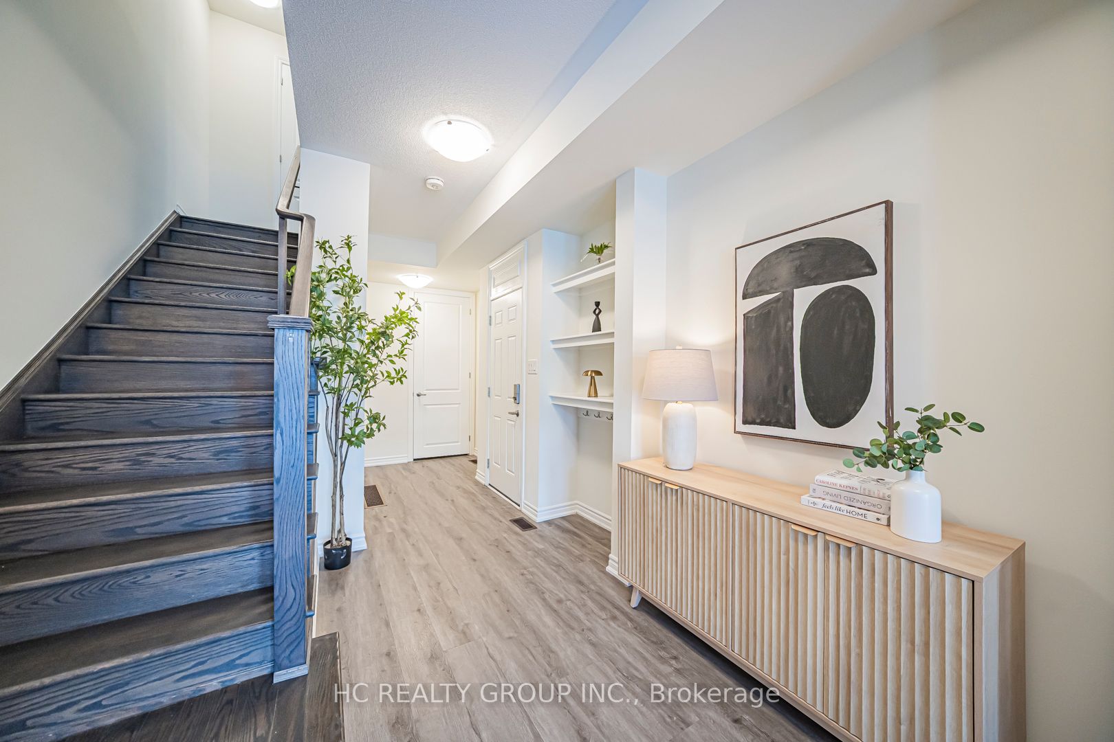 82 Thomas Frisby Jr Crescent