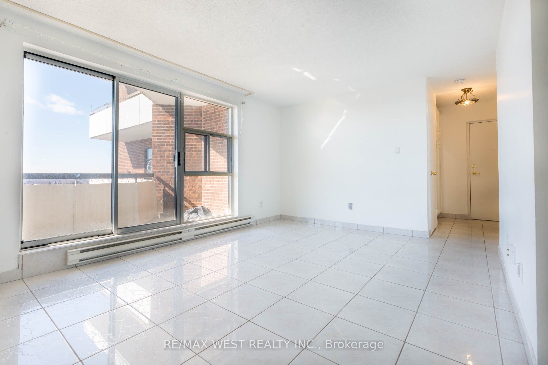 3025 Queen Frederica Drive 1503