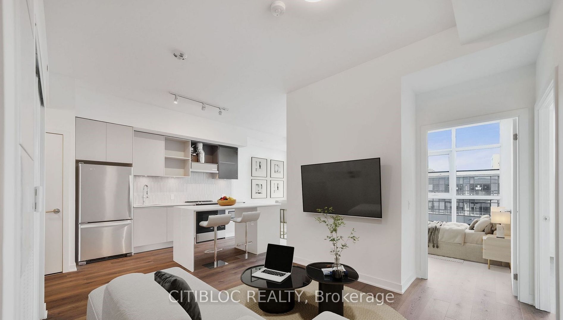 405 Dundas Street W PH09