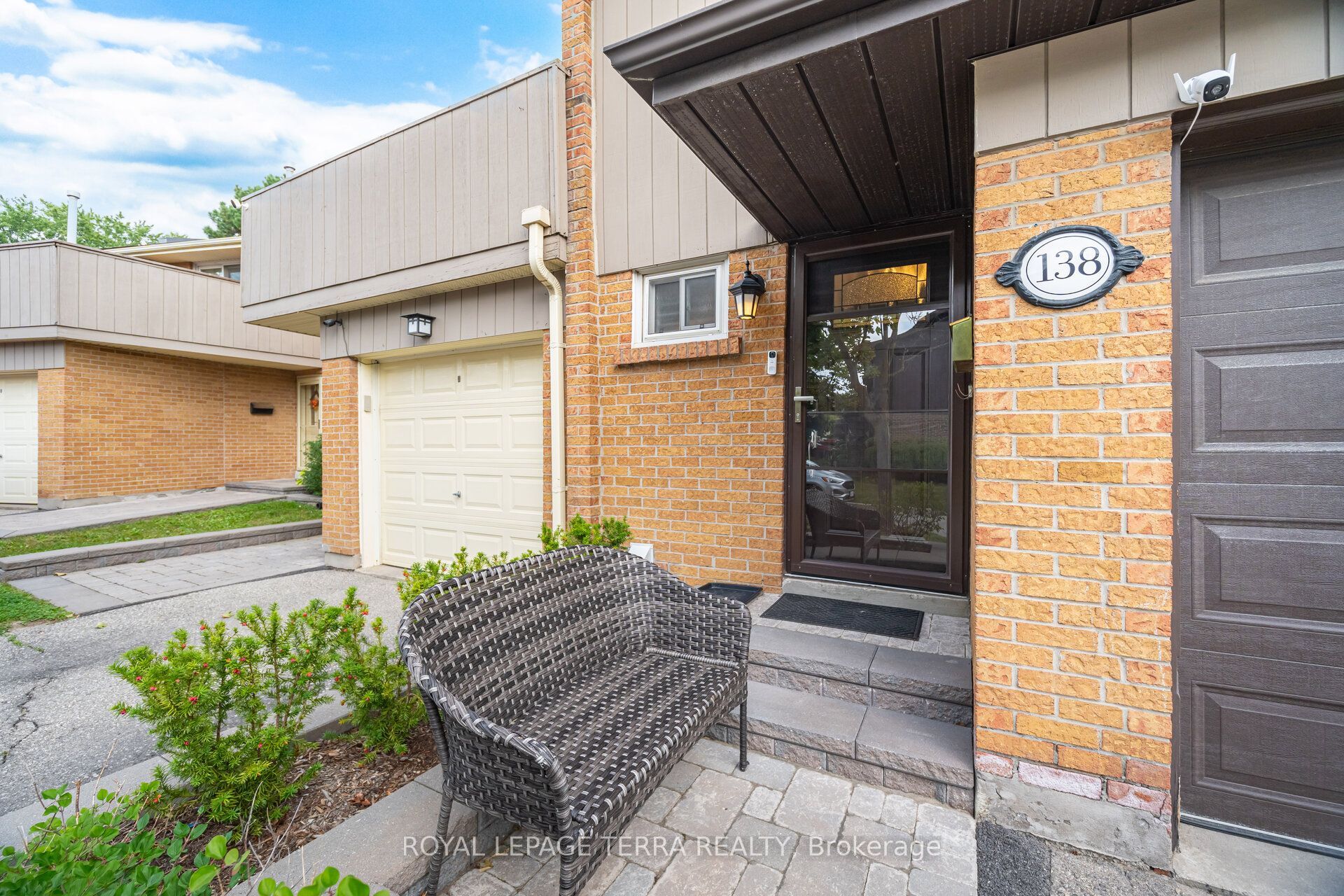 1951 Rathburn Road E 138