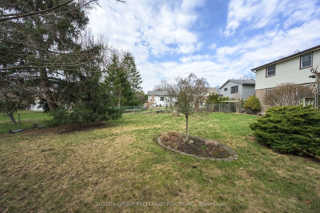 Photo of 115 Brixham Crescent, London South, ON N6K 1K9 (MLS # X12956648)