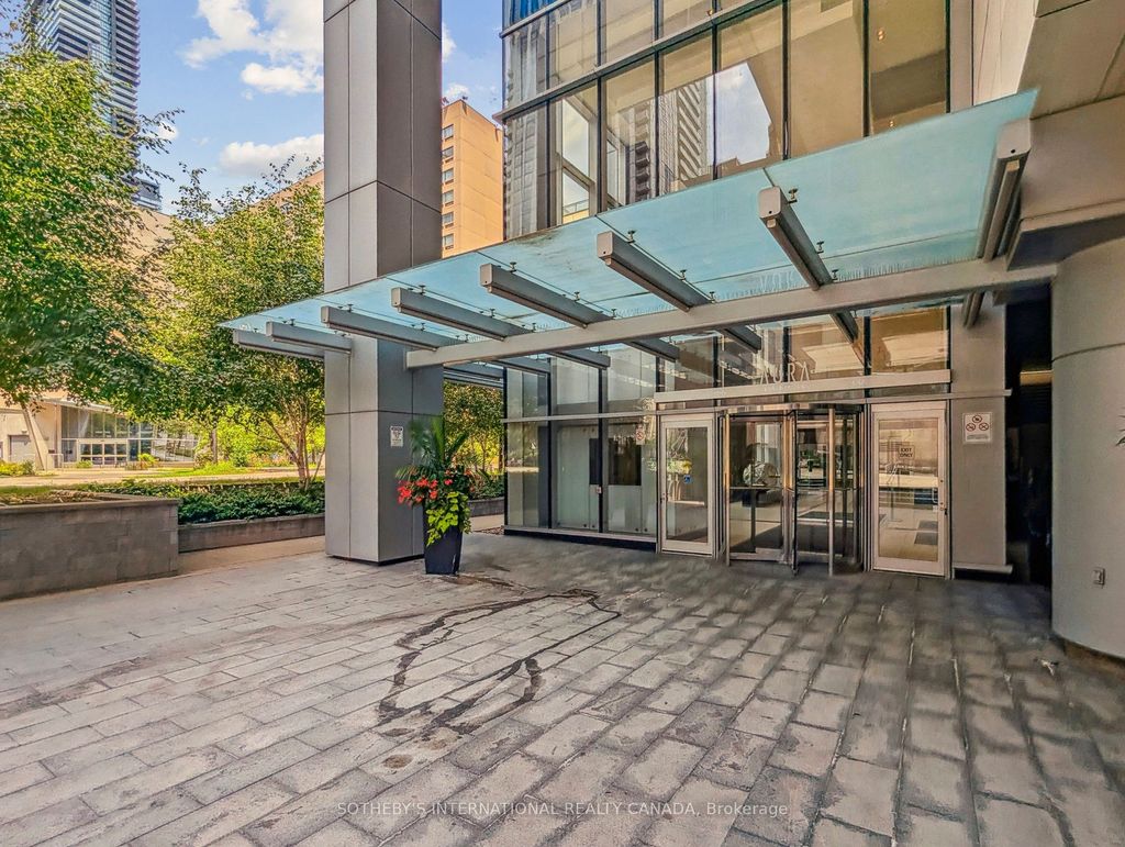 Photo of 386 Yonge Street #602, Toronto, ON M5B 0A5 (MLS # C12426655)