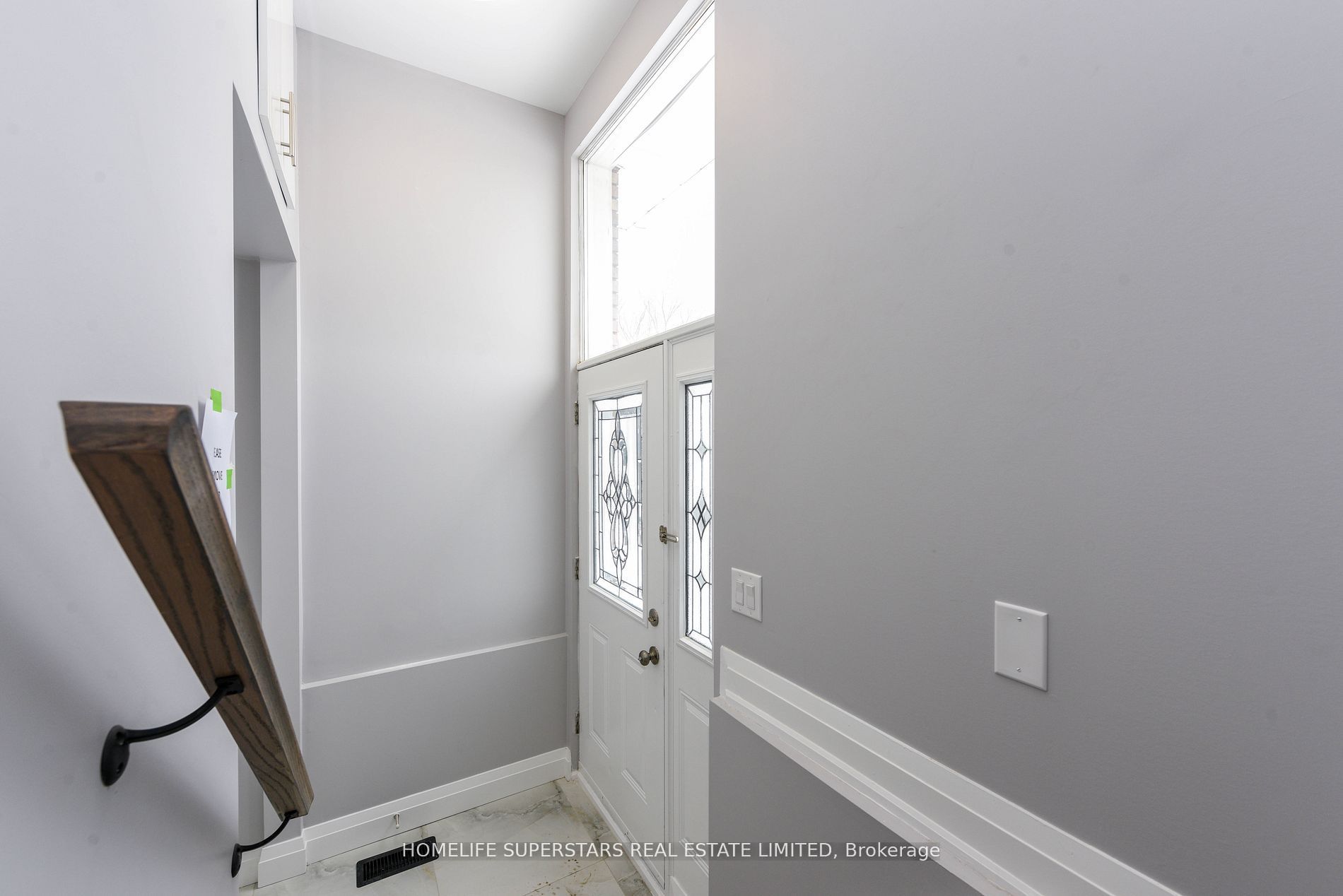 47 Jade Crescent Main Floor