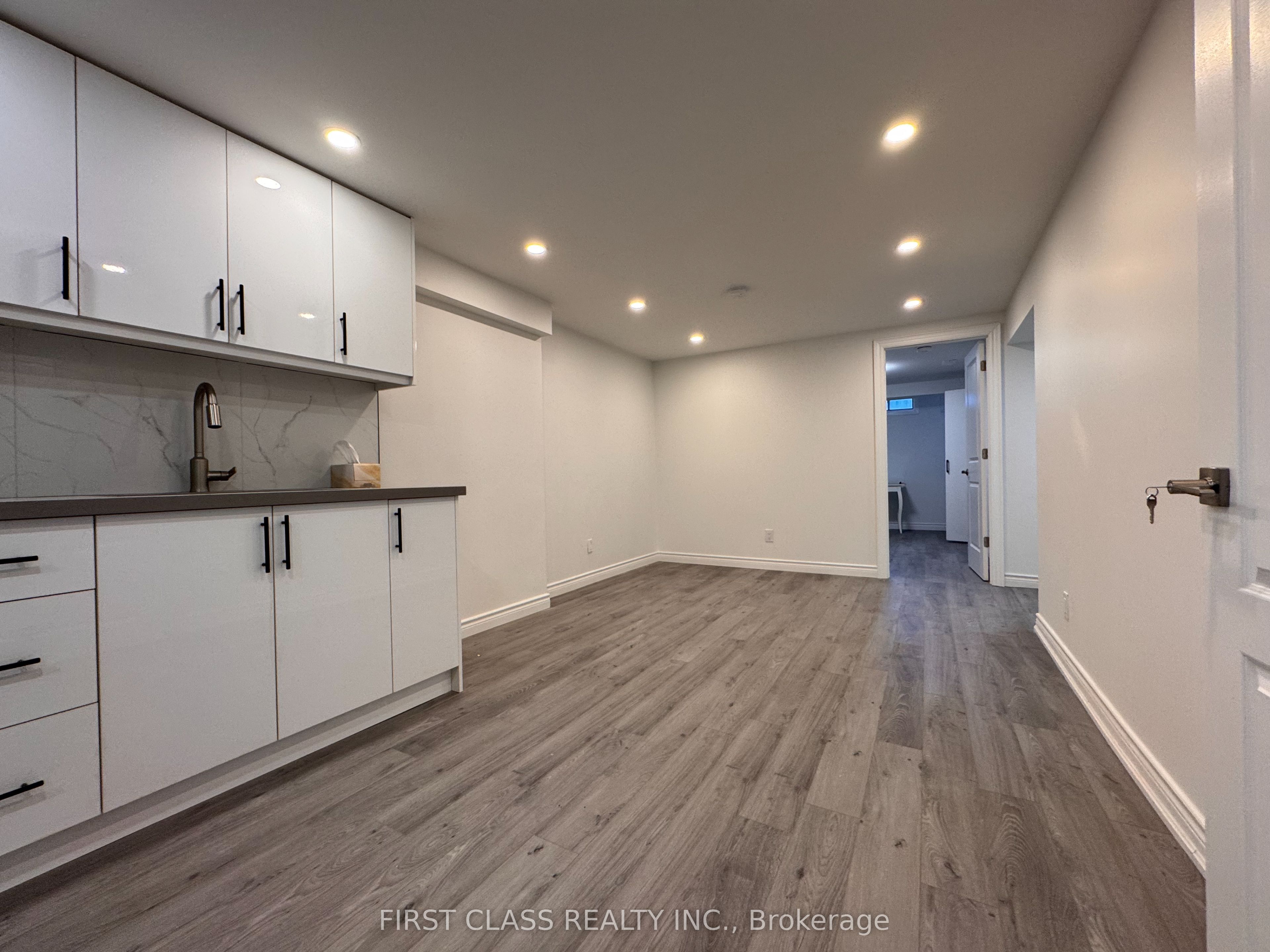 2793 Lindholm Crescent