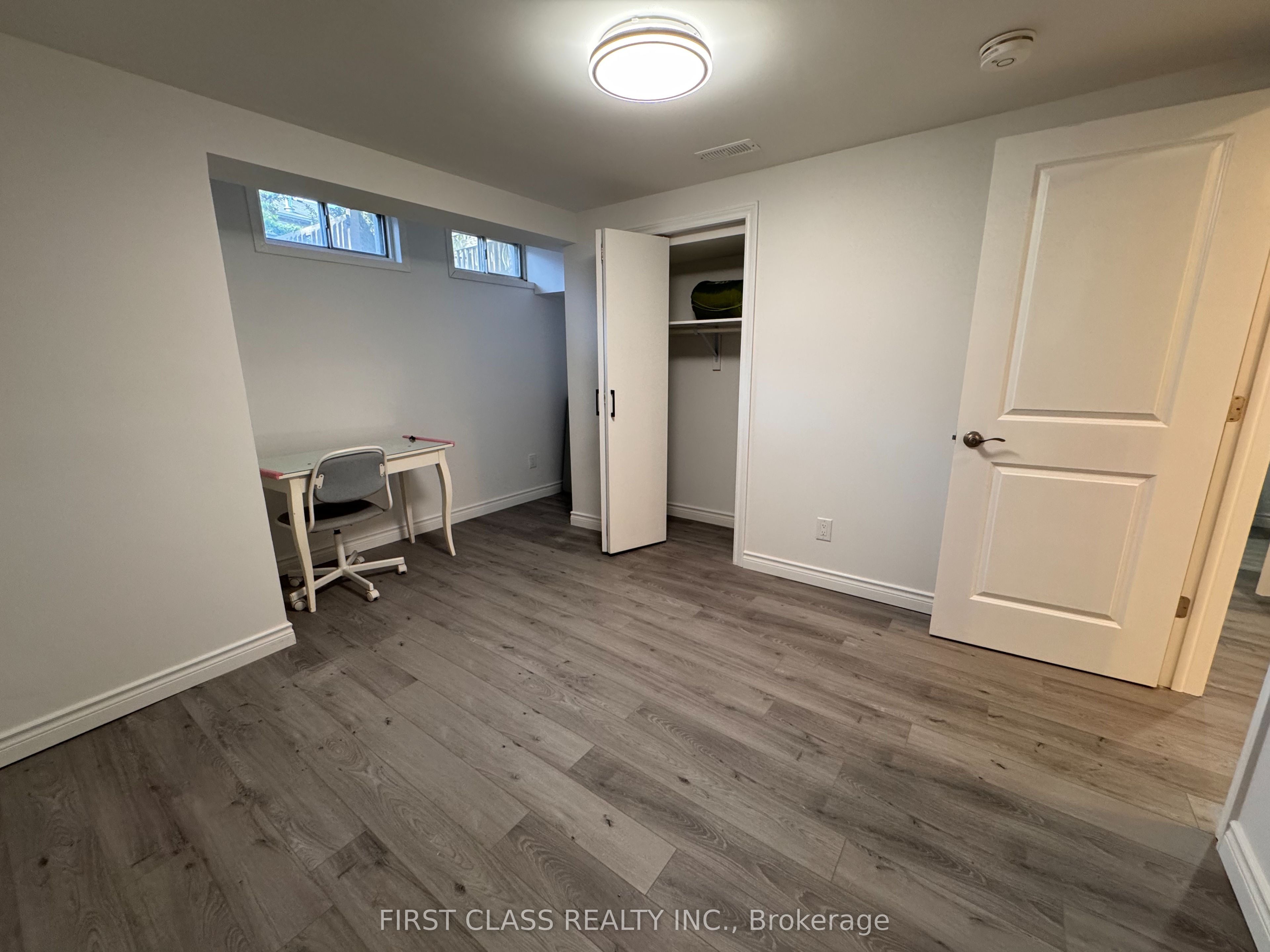 2793 Lindholm Crescent