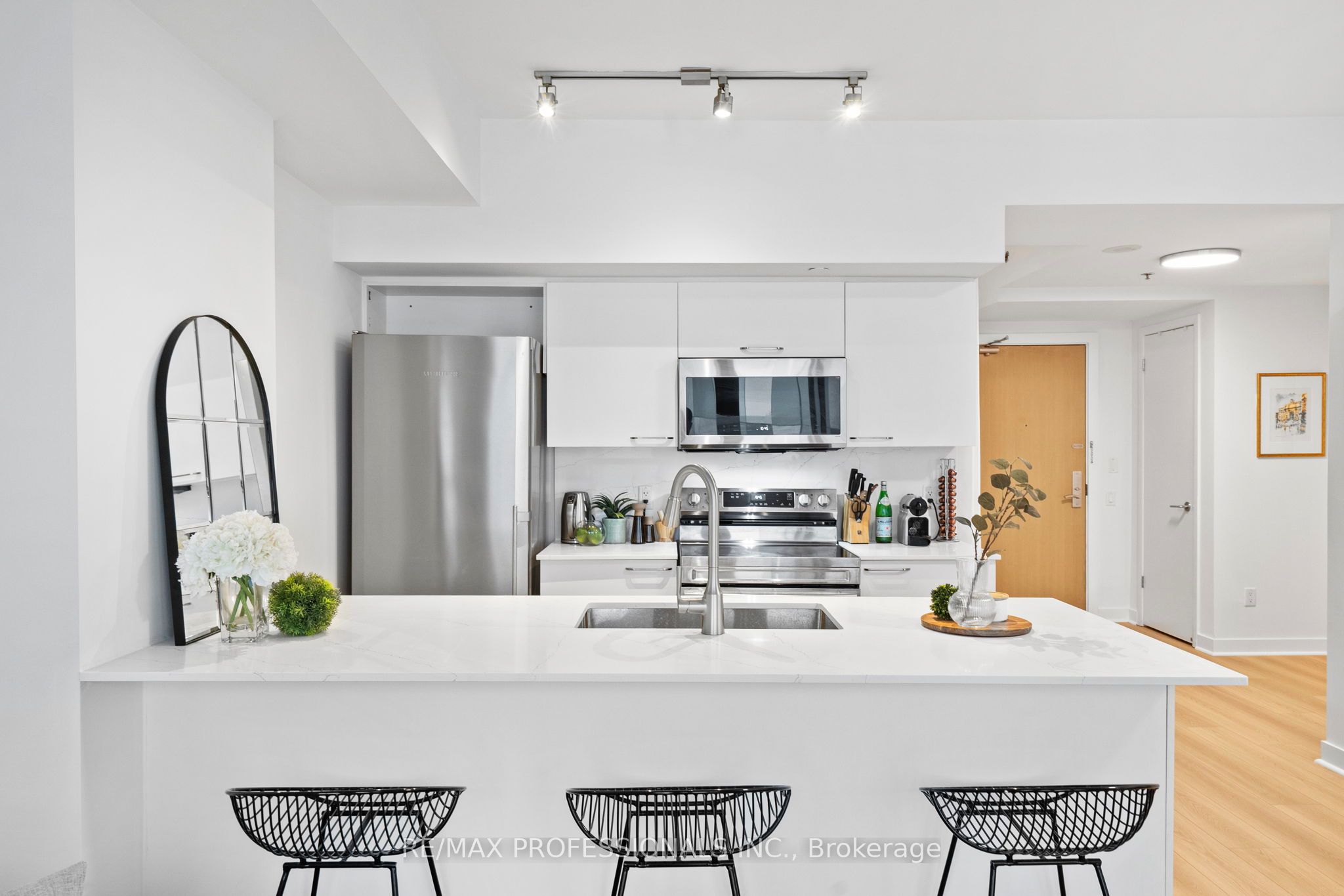 375 King Street W 1505