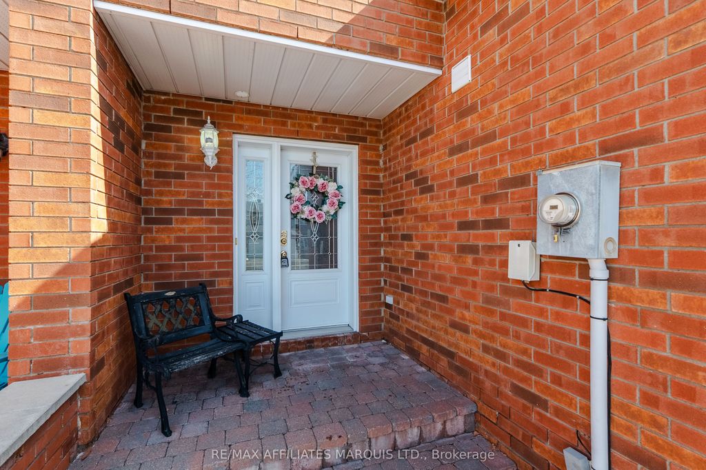 Photo of 110 Heritage Pl Place, Cornwall, ON K6J 5V5 (MLS # X12942184)