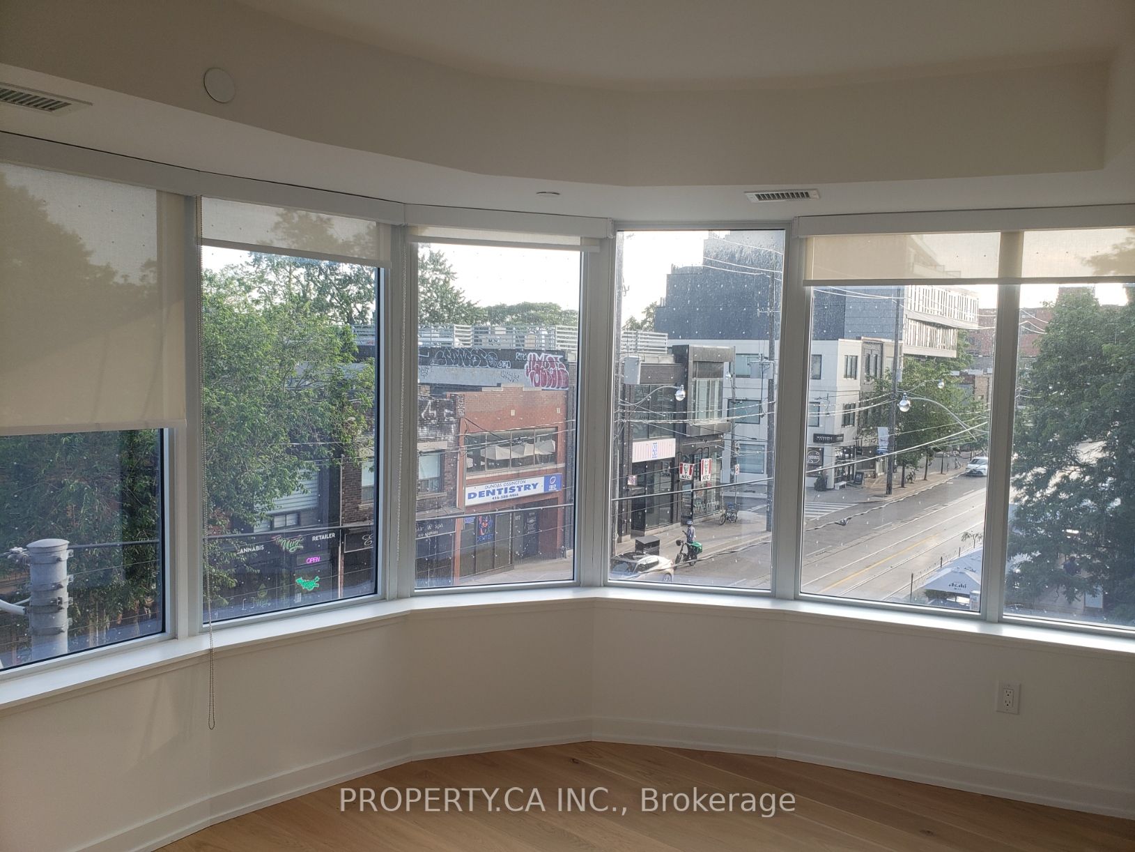 1200 Dundas Street W 308