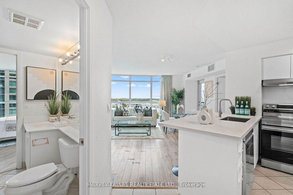 Photo of 219 Fort York Boulevard #1608, Toronto, ON M5V 1B1 (MLS # C12552606)