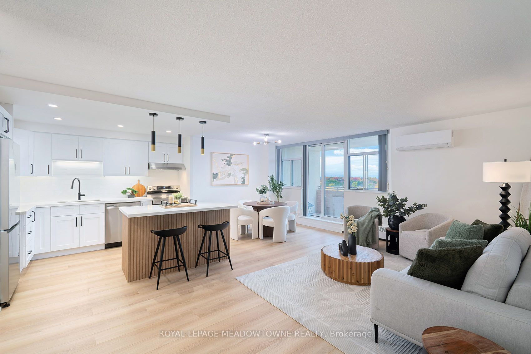 2301 Derry Road W #806