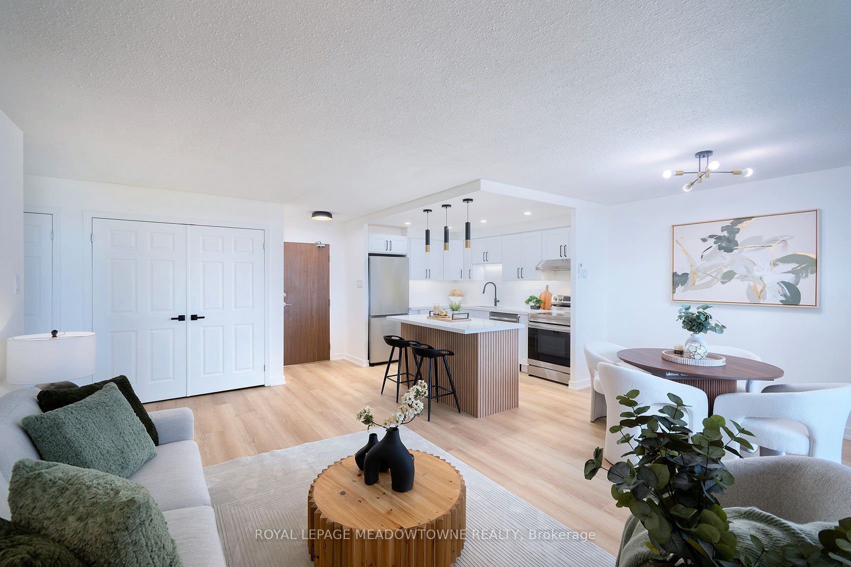 2301 Derry Road W #806
