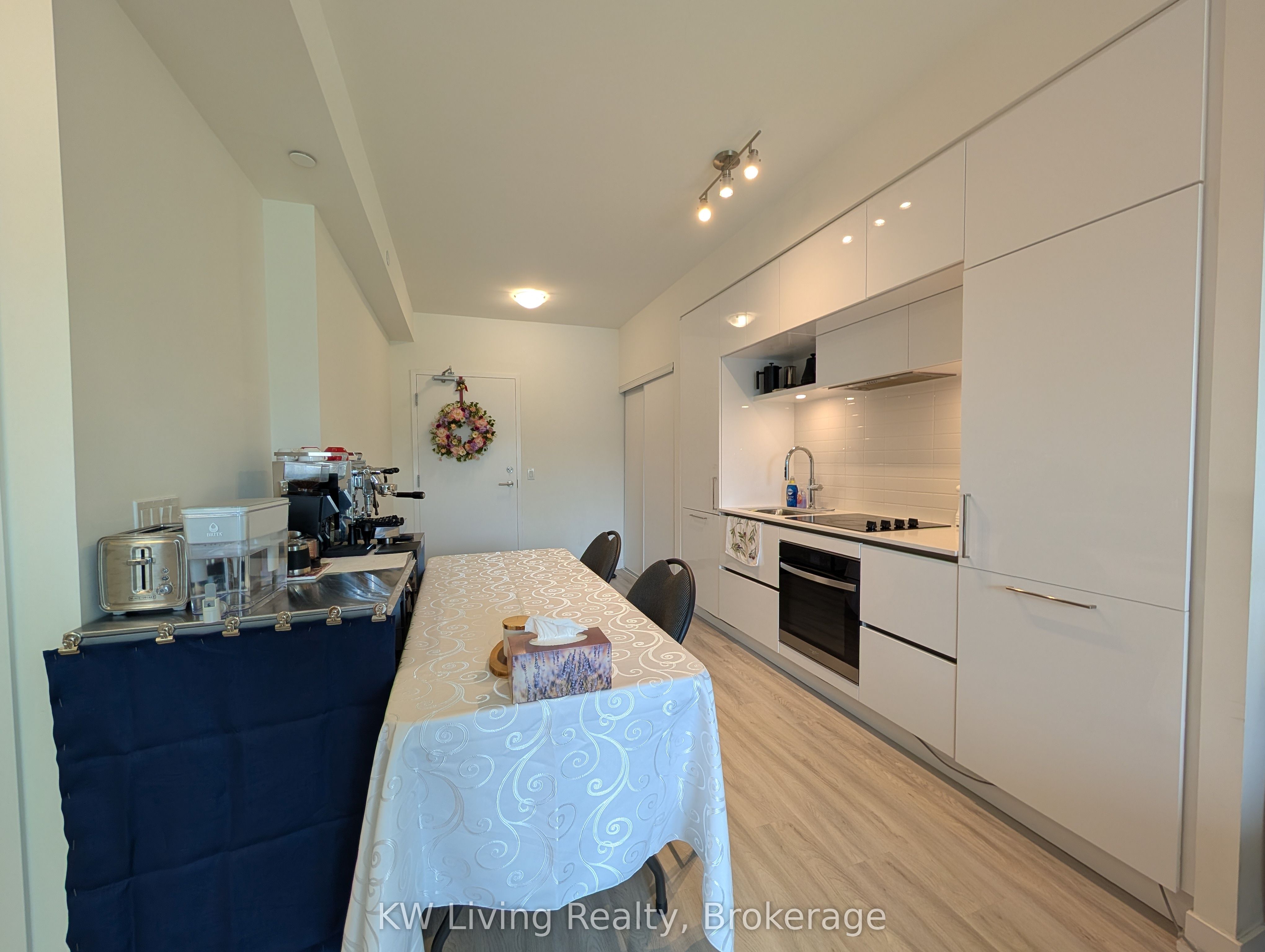 6 David Eyer Road 218