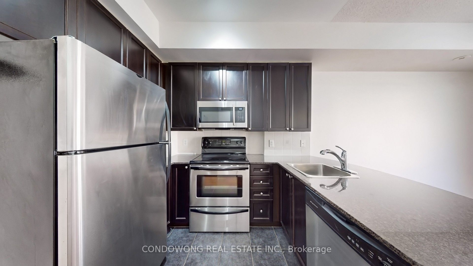 78 Carr Street 25