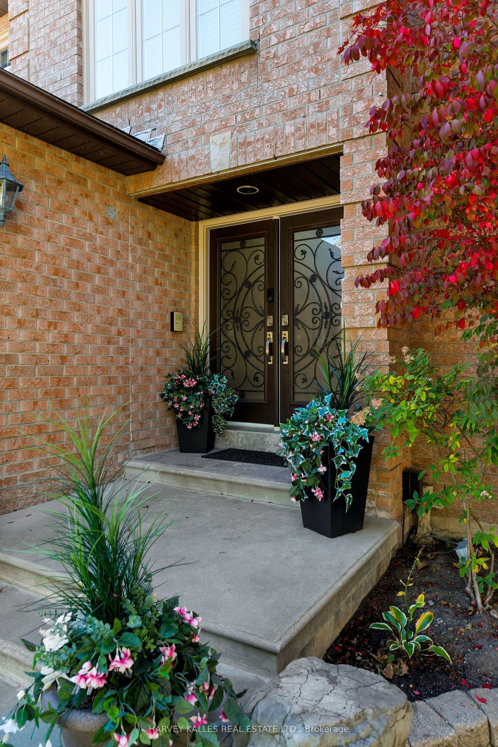 Photo of 24 Chip Court, Richmond Hill, ON L4C 9G3 (MLS # N14116914)