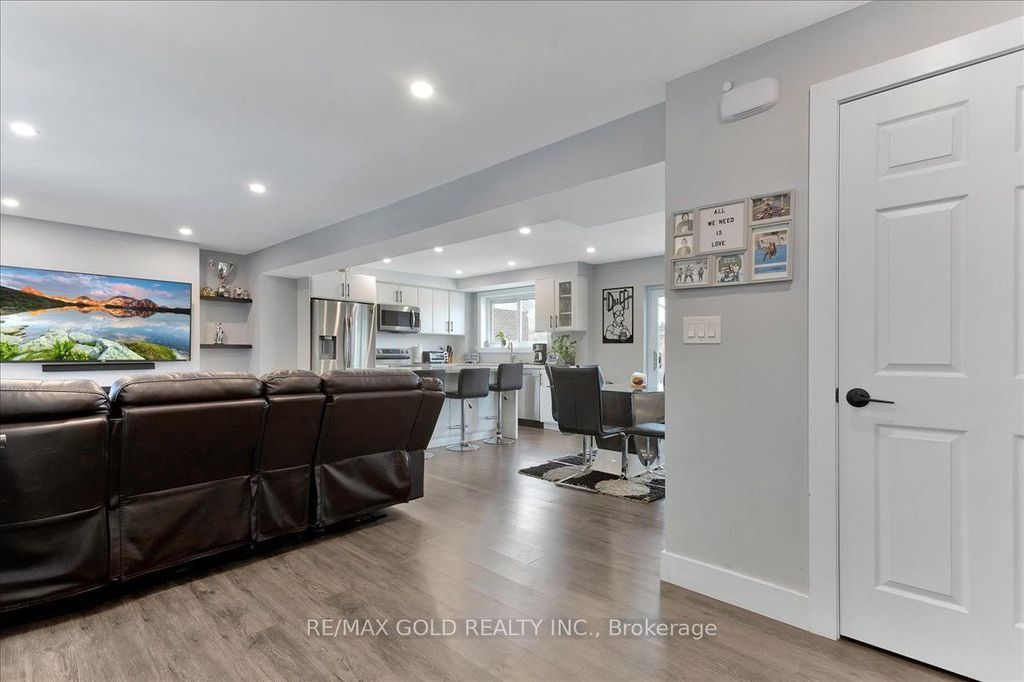 Photo of 48 Aberdeen Crescent, Brampton, ON L6T 2P9 (MLS # W12786580)