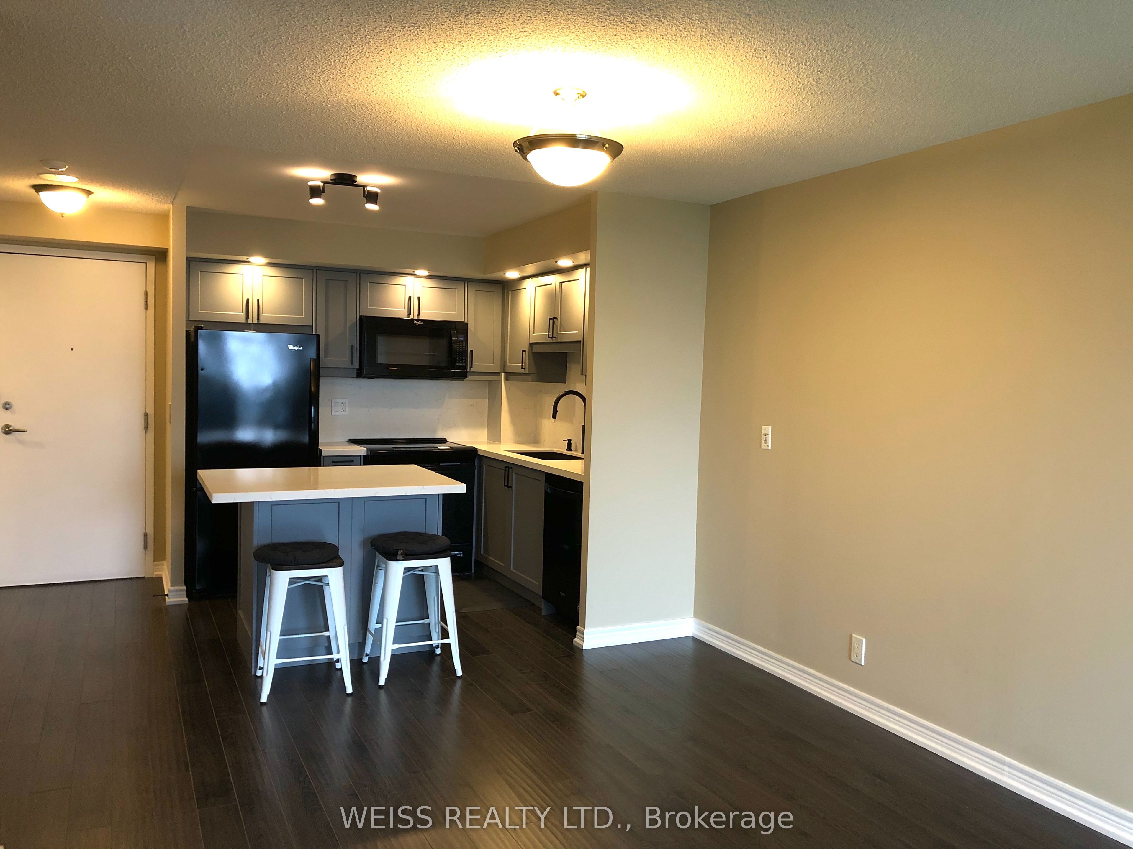 33 Cox Boulevard E 1023