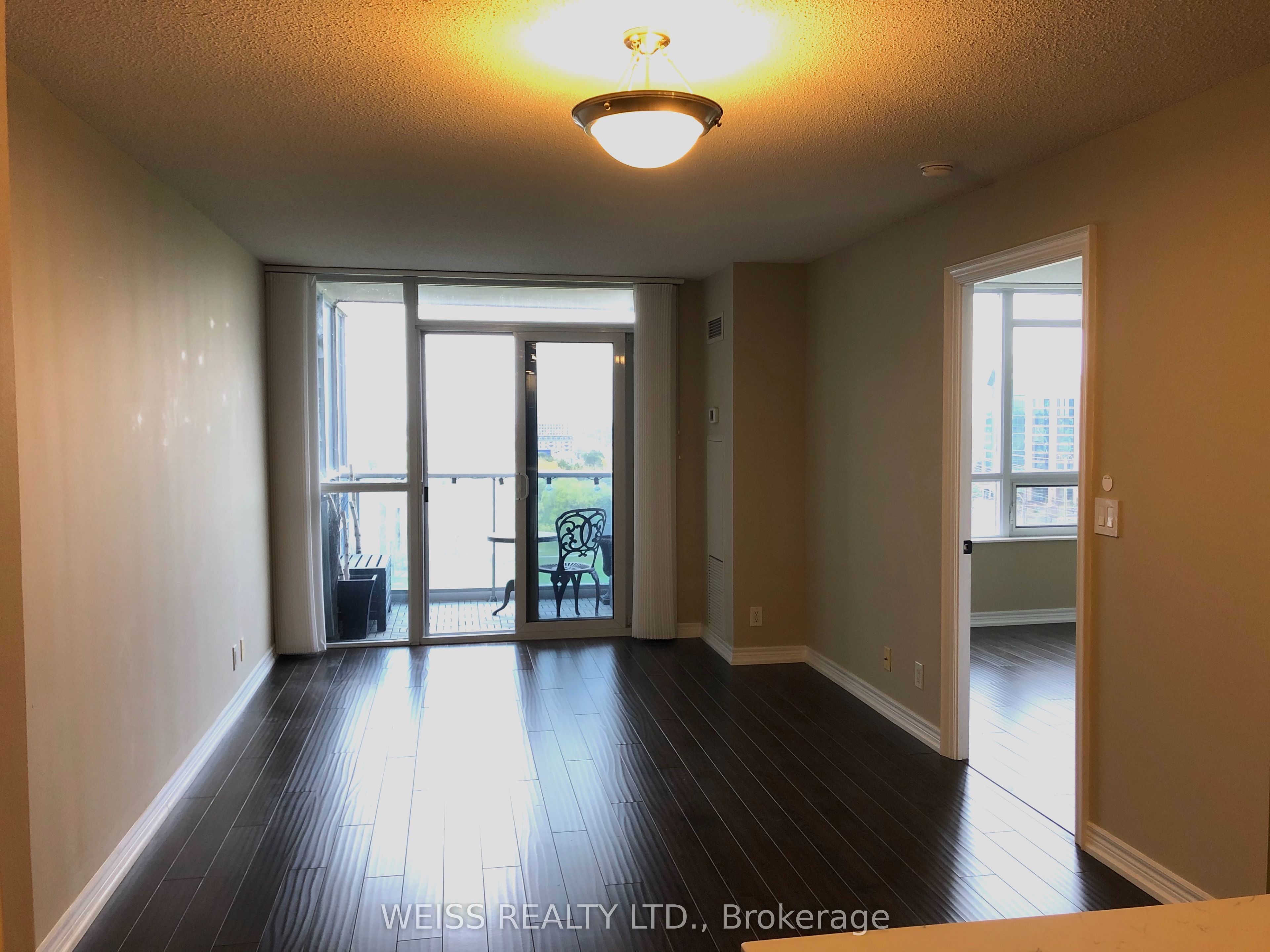 33 Cox Boulevard E 1023