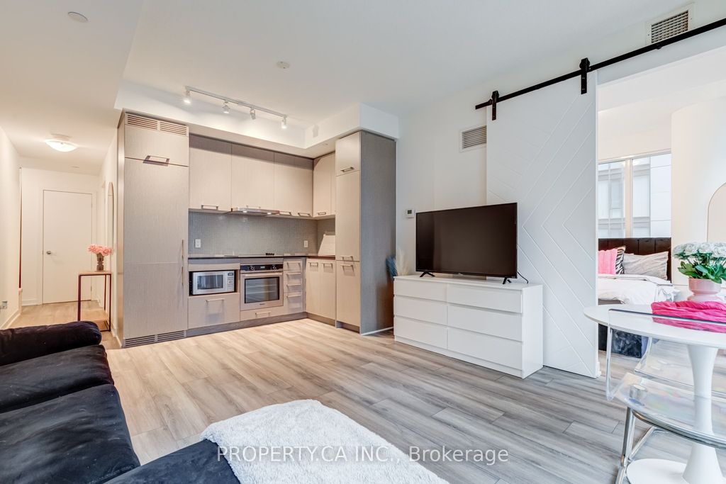Photo of 87 Peter Street #1713, Toronto, ON M5V 0P1 (MLS # C12730636)