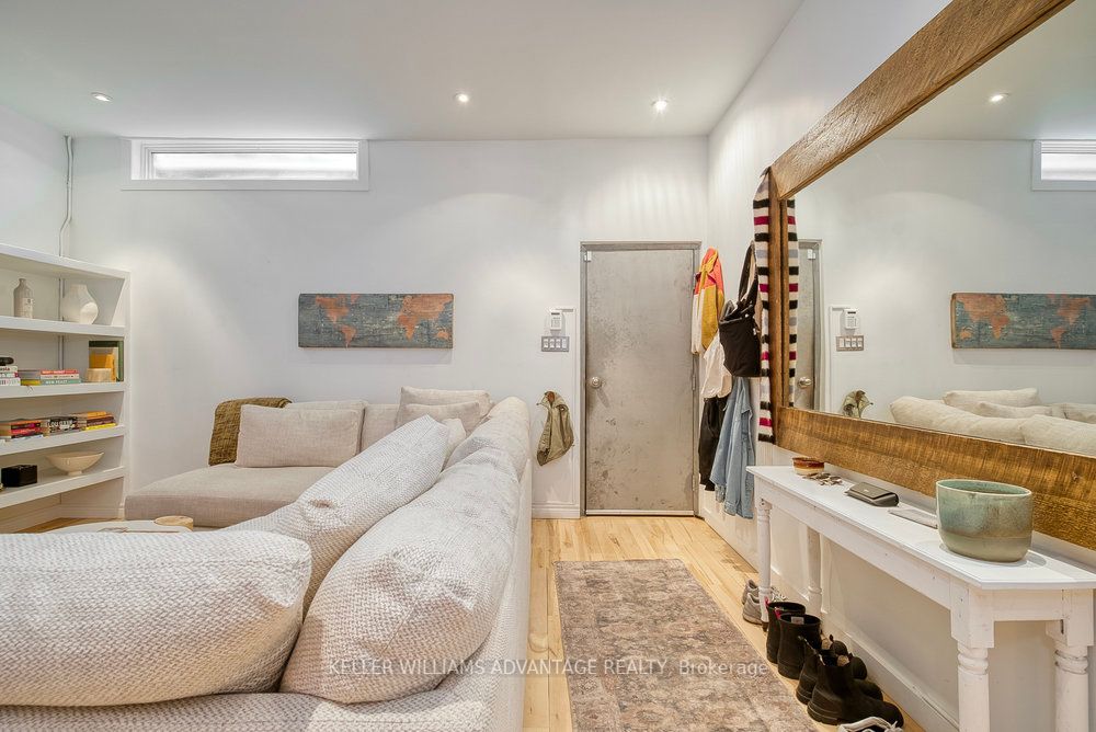 104 Ossington Avenue