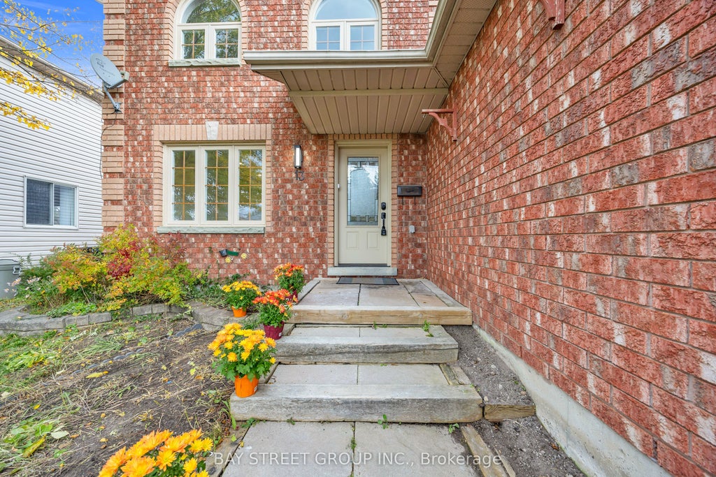 Photo of 13 Irish Lane, Barrie, ON L4M 6H3 (MLS # S14113704)