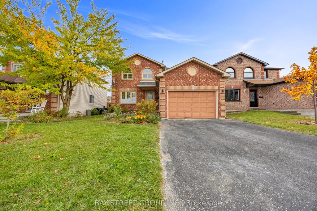 Photo of 13 Irish Lane, Barrie, ON L4M 6H3 (MLS # S14113704)