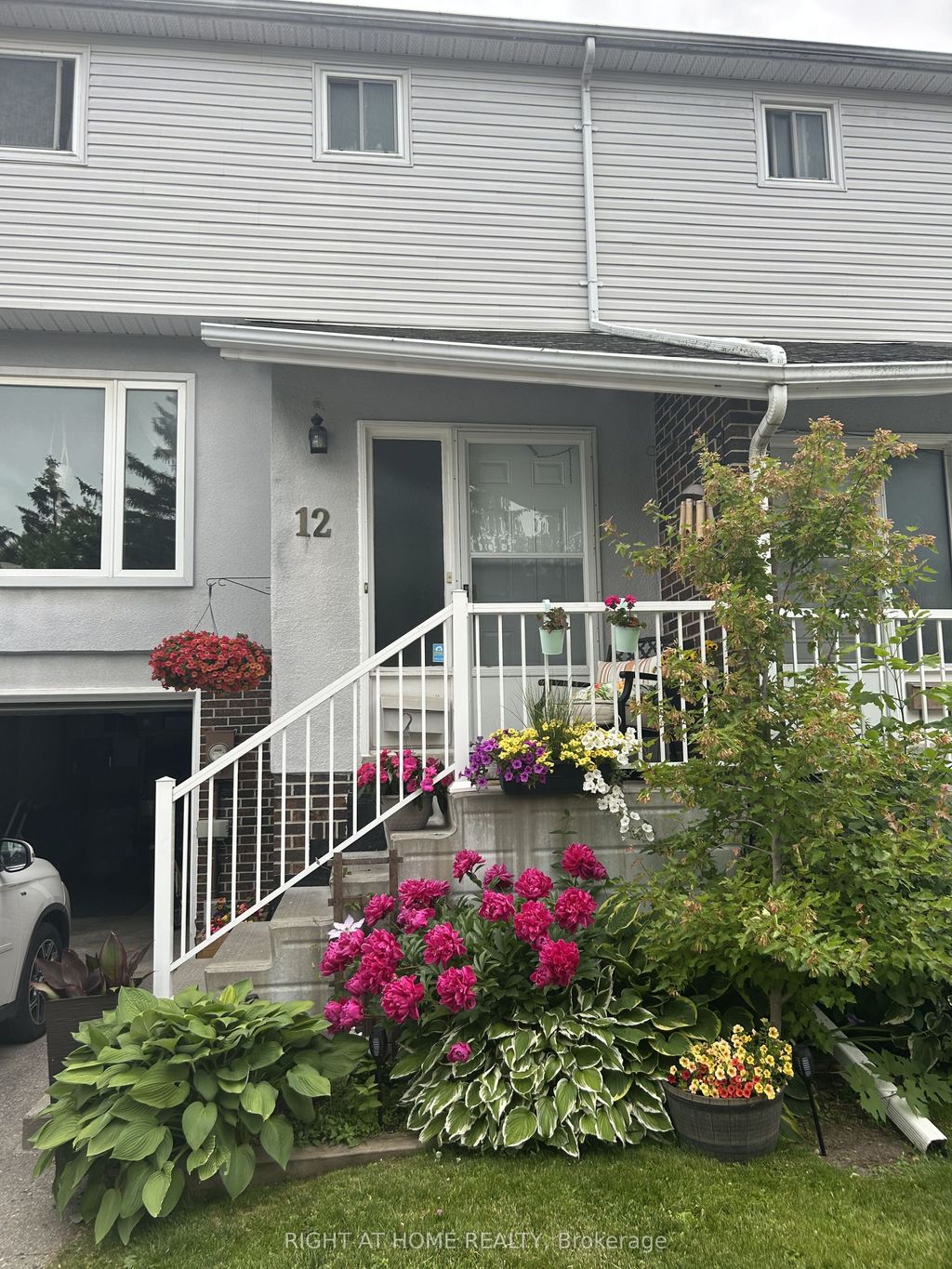 Photo of 303 Garden Street #12, Whitby, ON L1N 3W3 (MLS # E12949032)