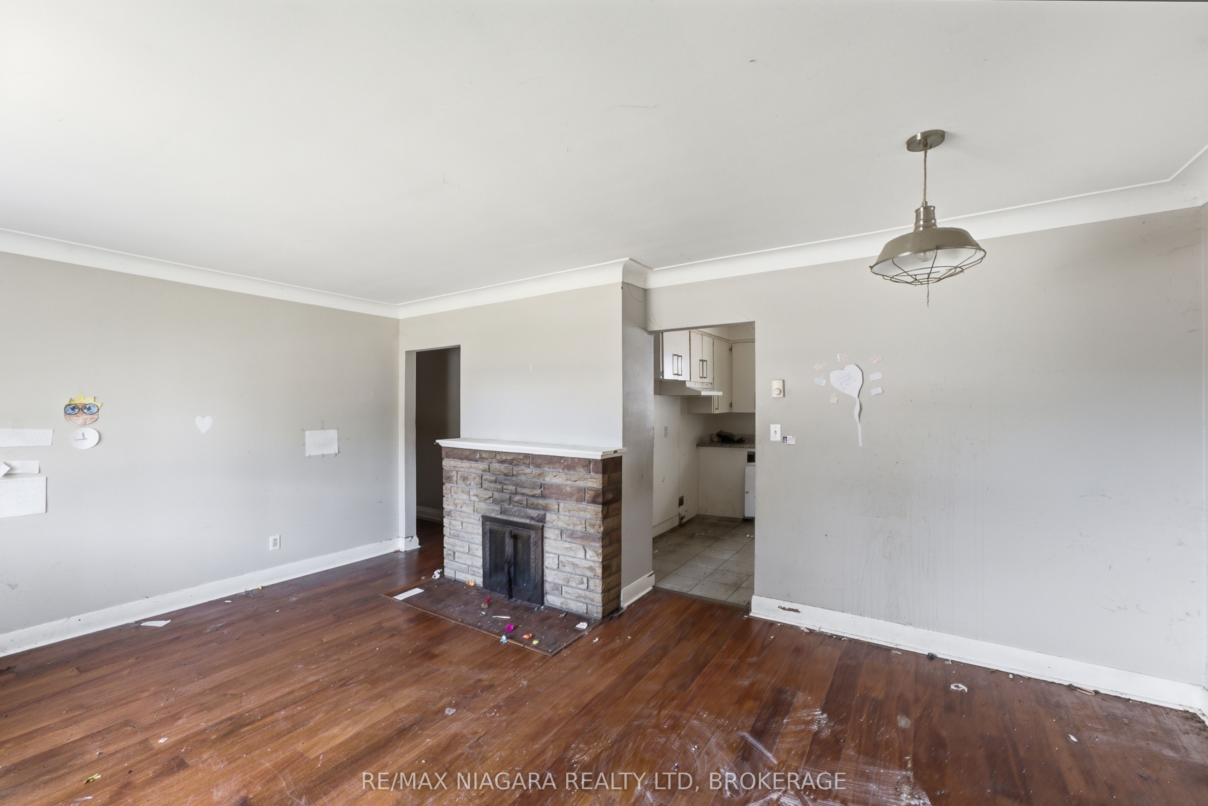 143 North Crescent
