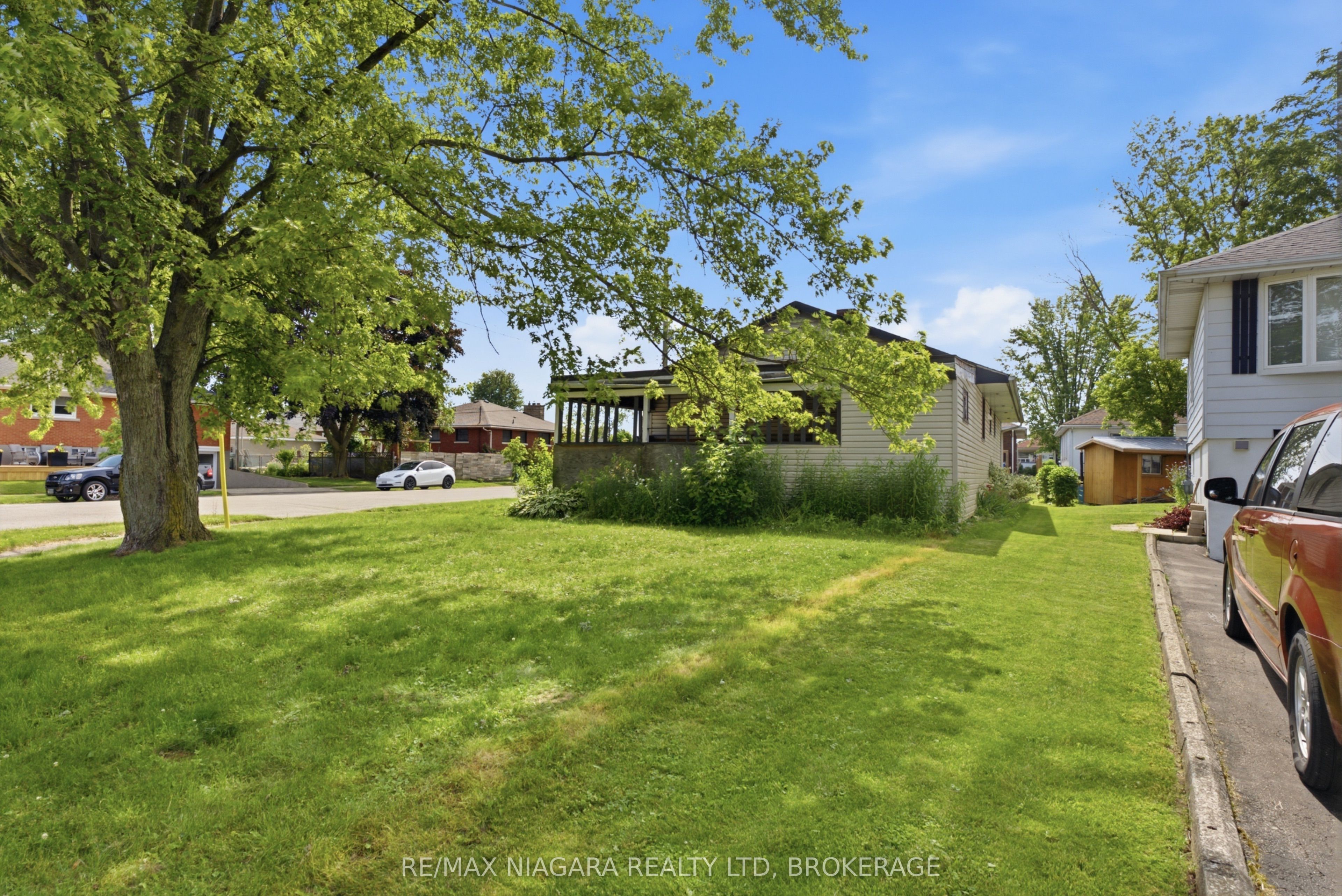 143 North Crescent