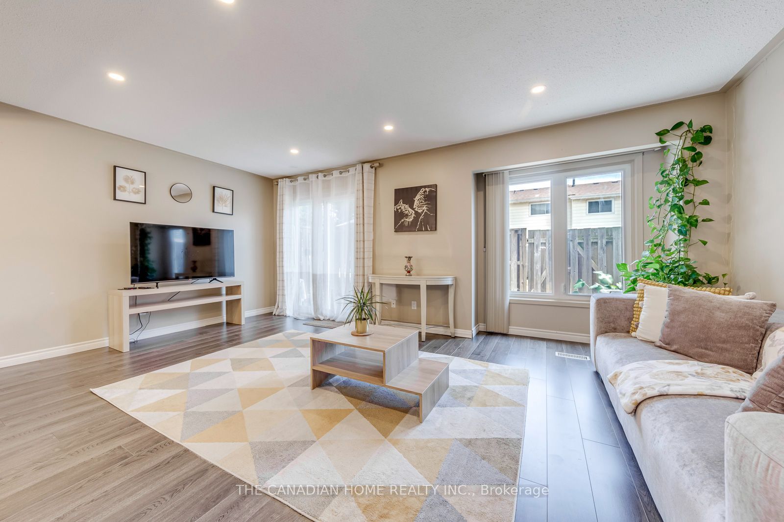 2226 Upper Middle Road 3