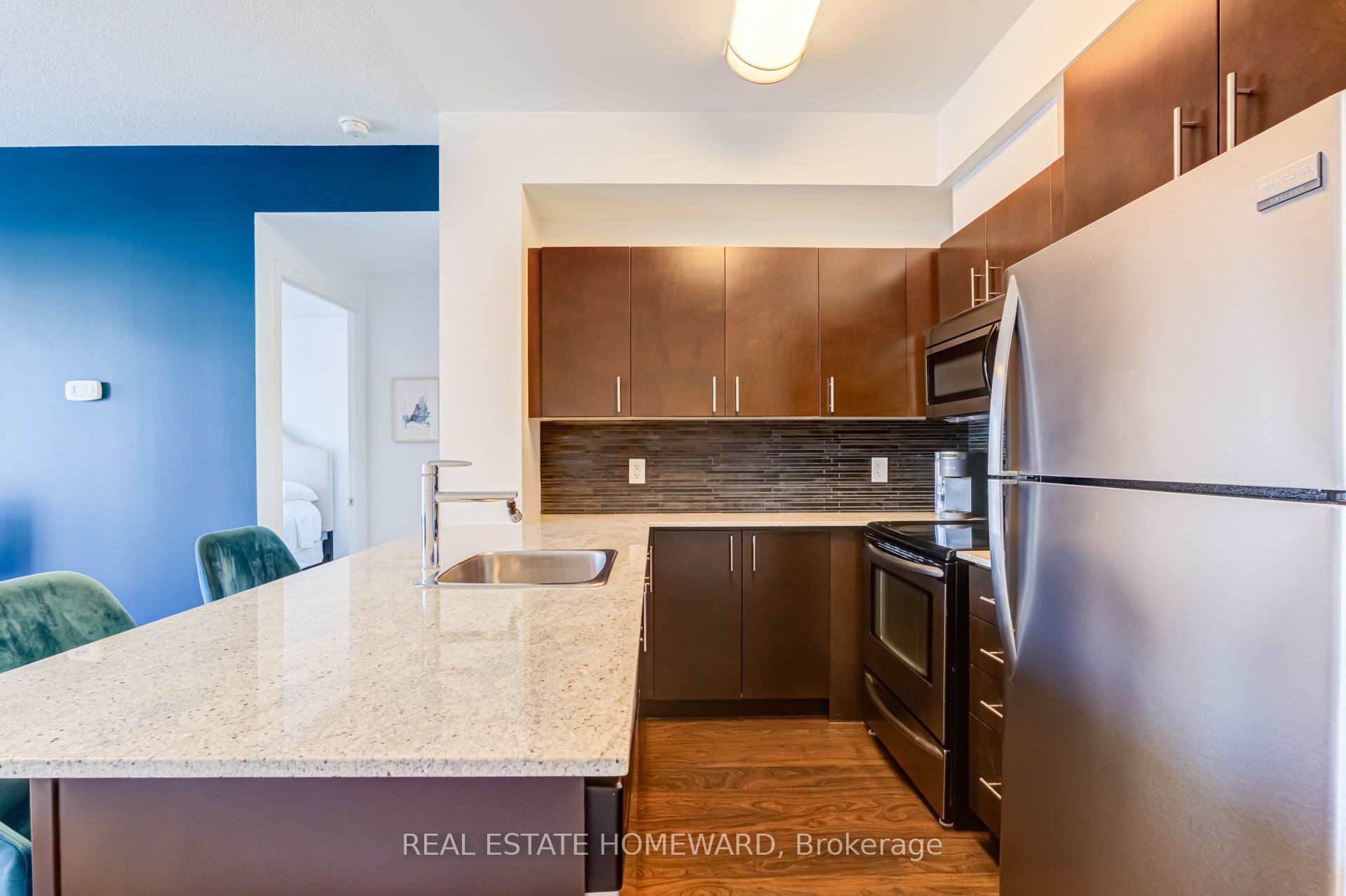 1 Cole Street 412