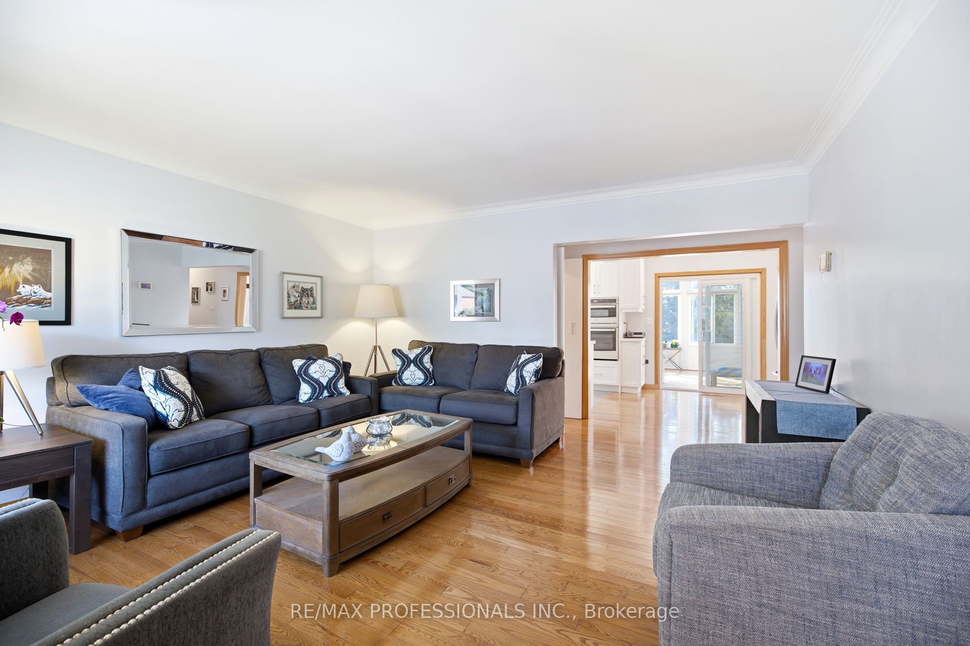 580 Exbury Crescent
