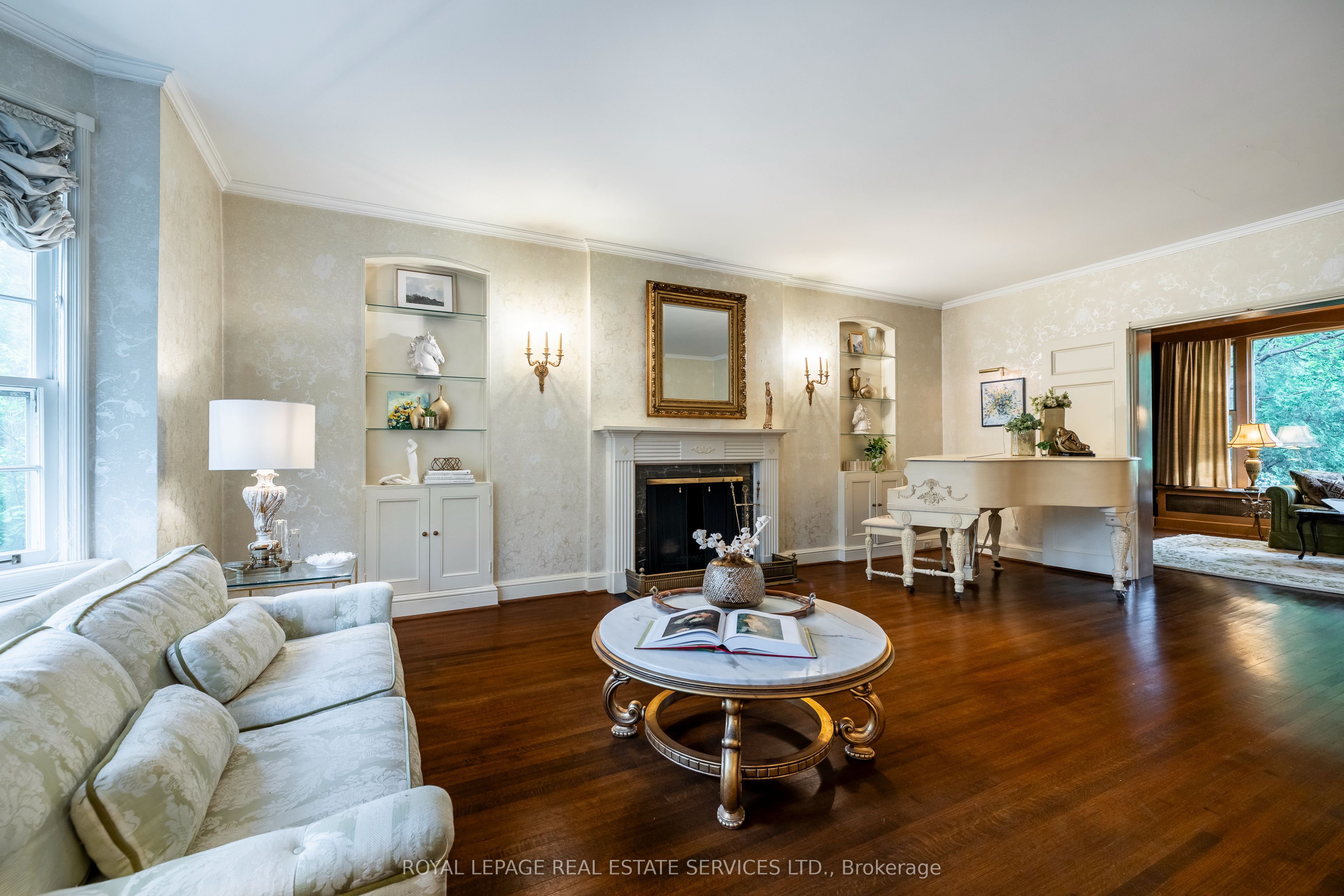 12 Queen Marys Drive