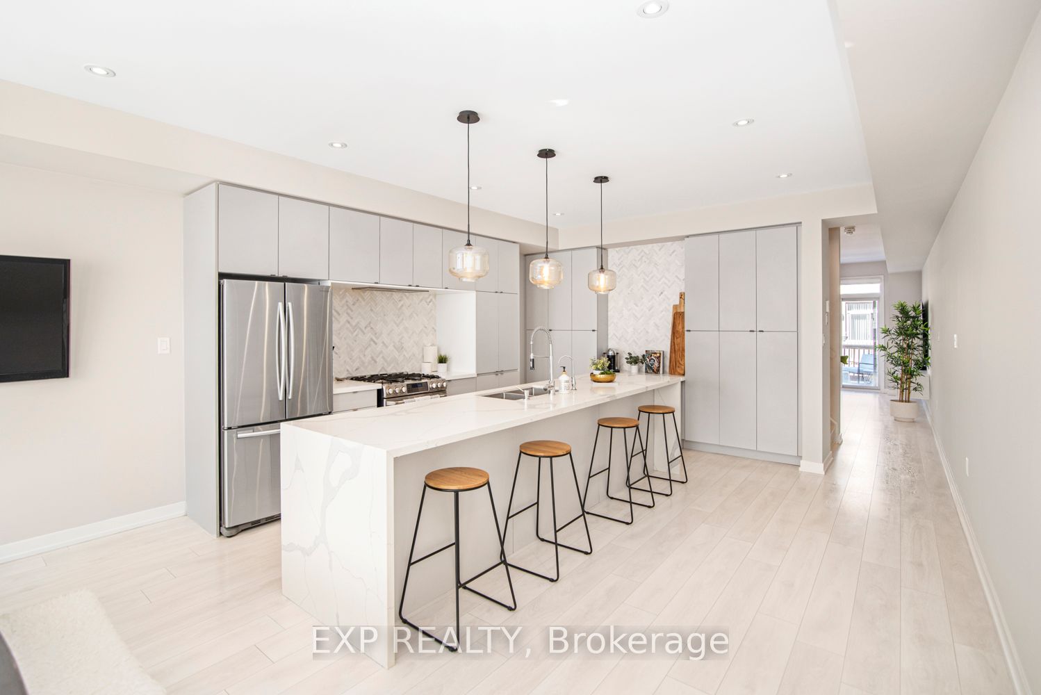 177 Huguenot Road