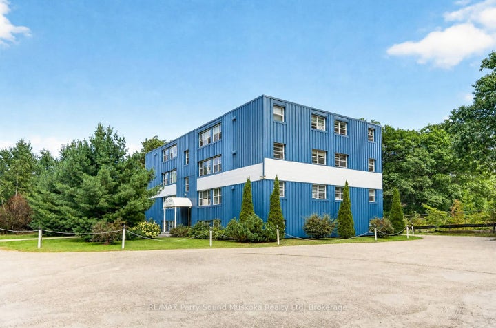 Photo 1 of 28 — 118 Isabella Street 5, Parry Sound, ON P2A 1N1