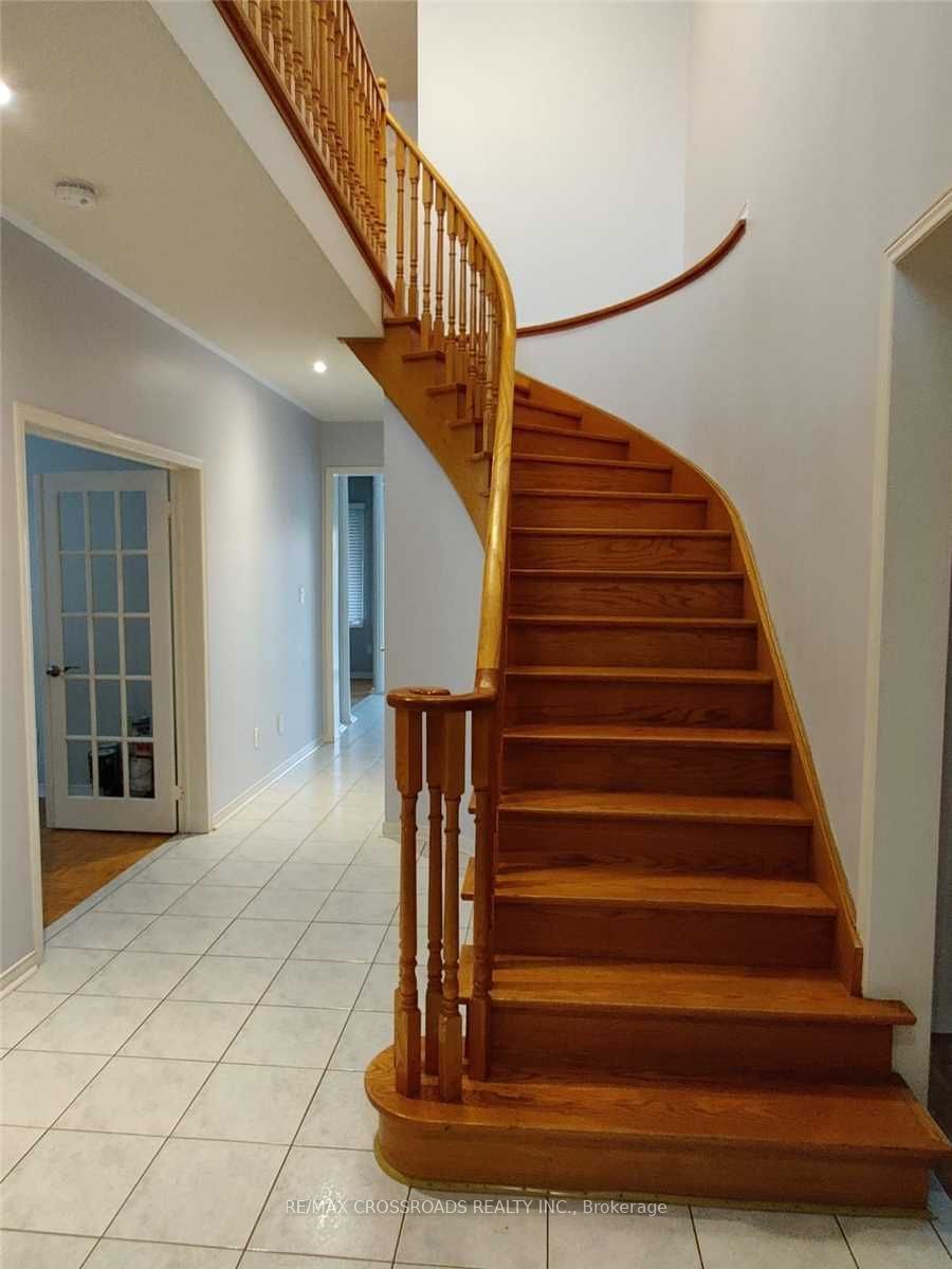 673 Bristol Road W