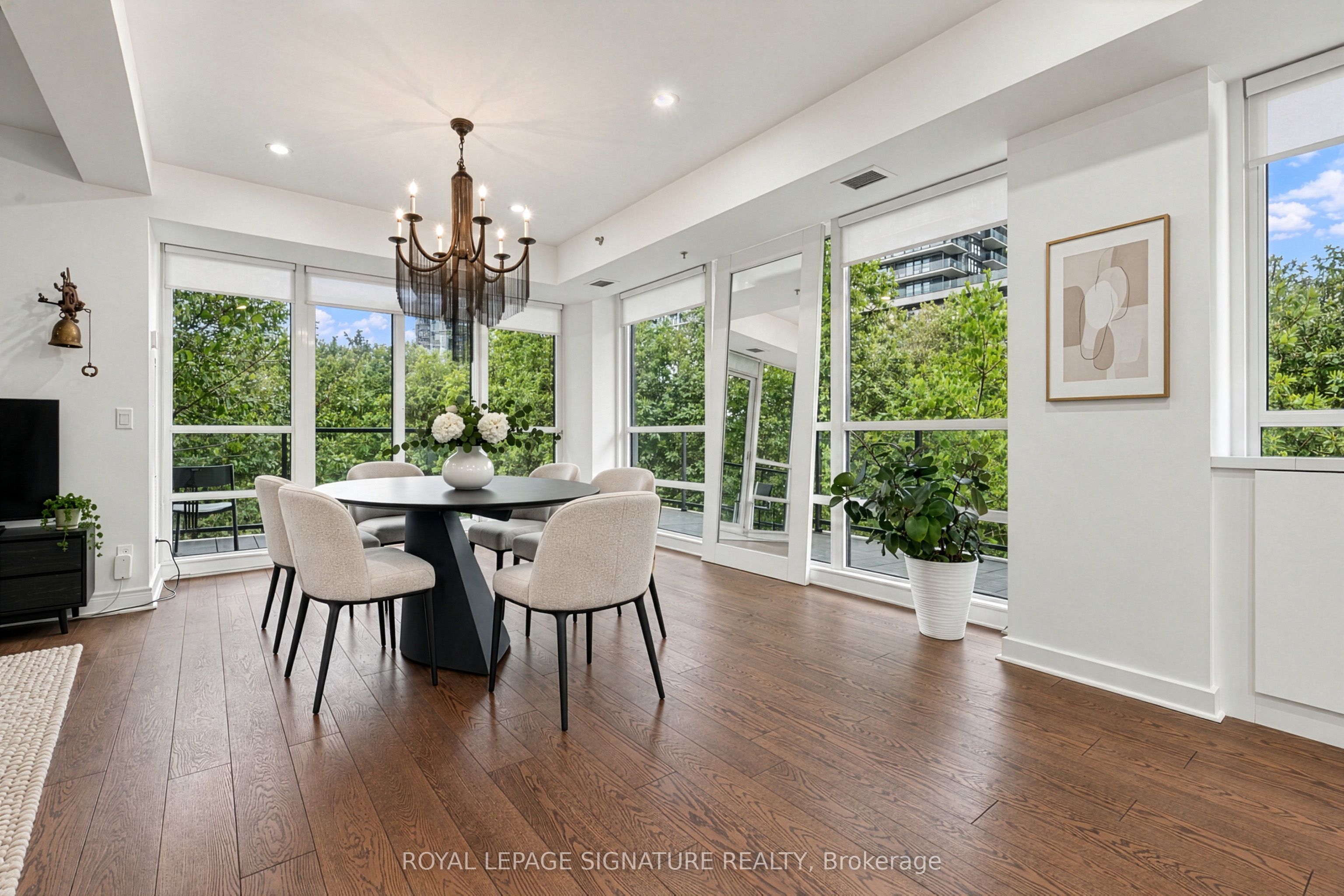 2230 Lake Shore Boulevard W 107